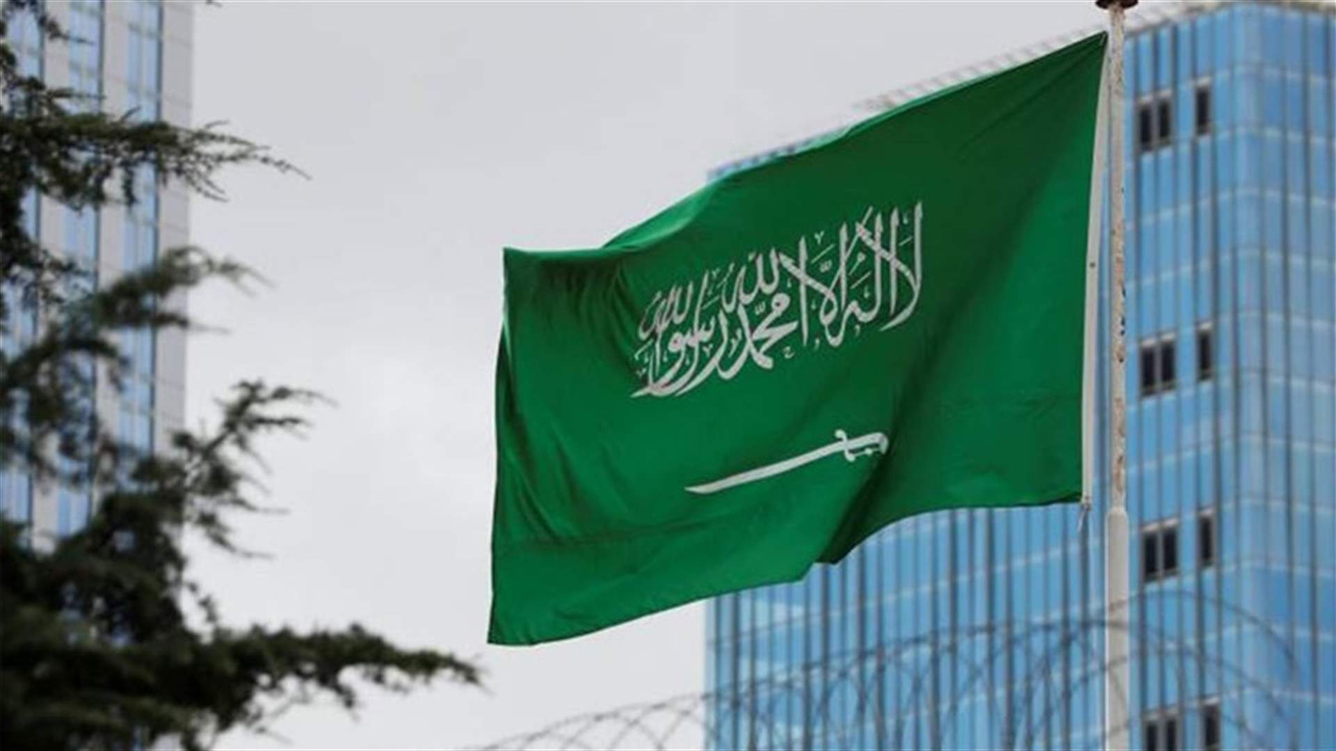 وسائل إعلام سعودية نقلا عن التحالف: الحوثيون هاجموا مطار أبها بالمملكة