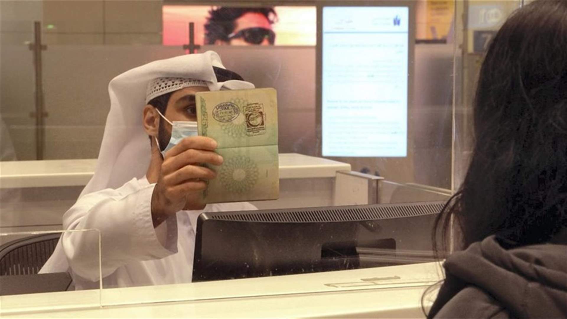 دبي تفاجئ زوارها بختمٍ جديد... "وصلتَ إلى الإمارات... والإمارات تصل إلى المريخ" (صور)