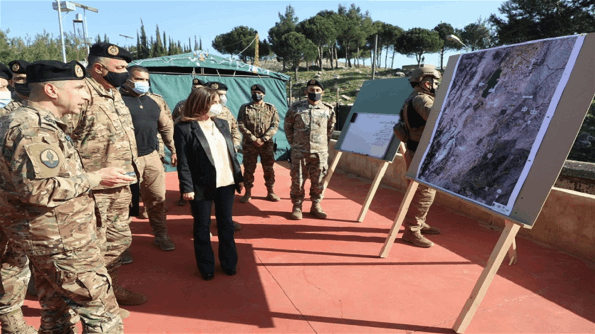 زيارة تفقدية لعكر على عدد من مراكز ألوية وأفواج الجيش اللبناني في البقاع الغربي