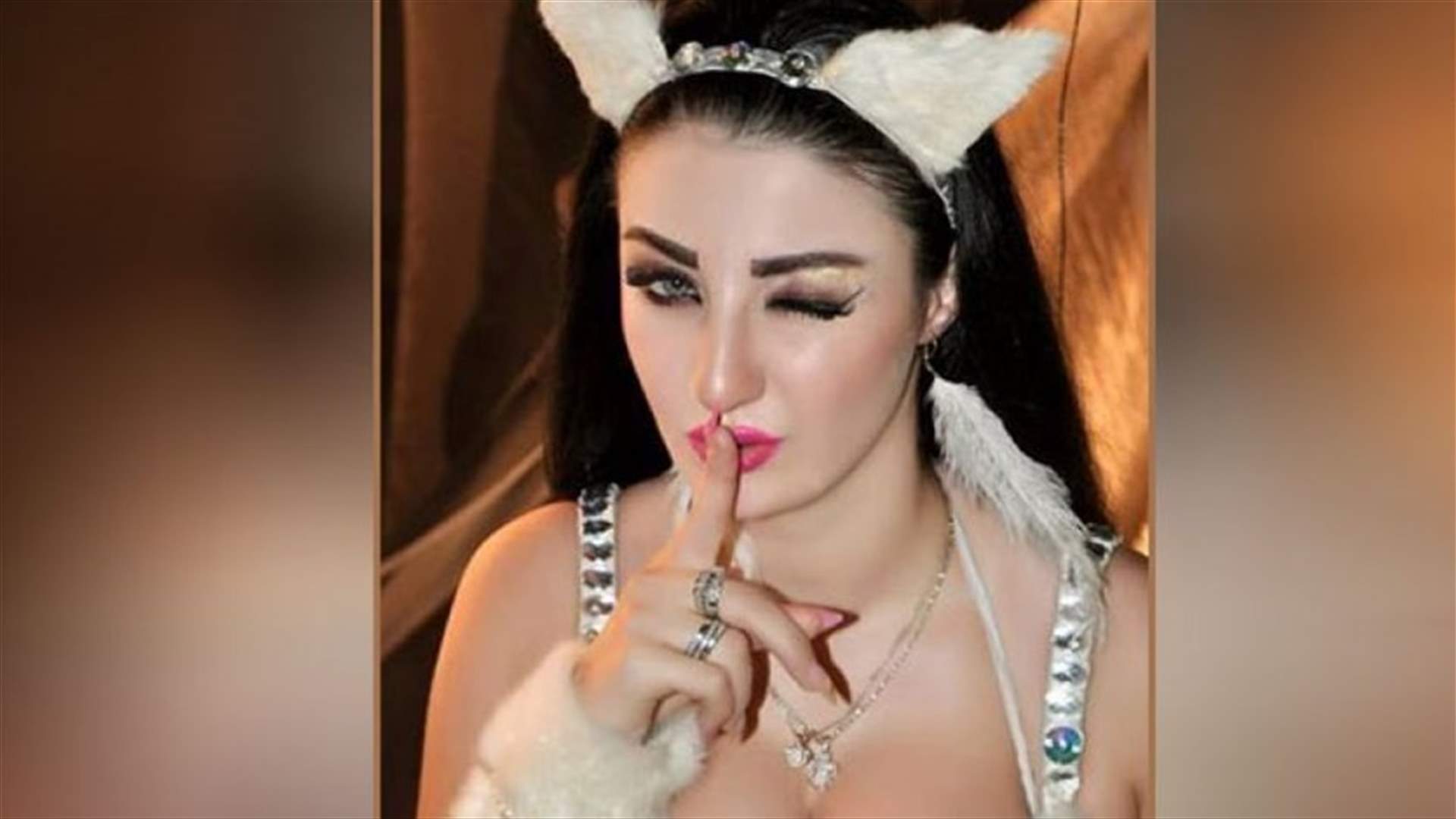 الراقصة صافيناز تفضح لاعب كرة قدم شهير: "عاكسني بثلاثة قلوب"