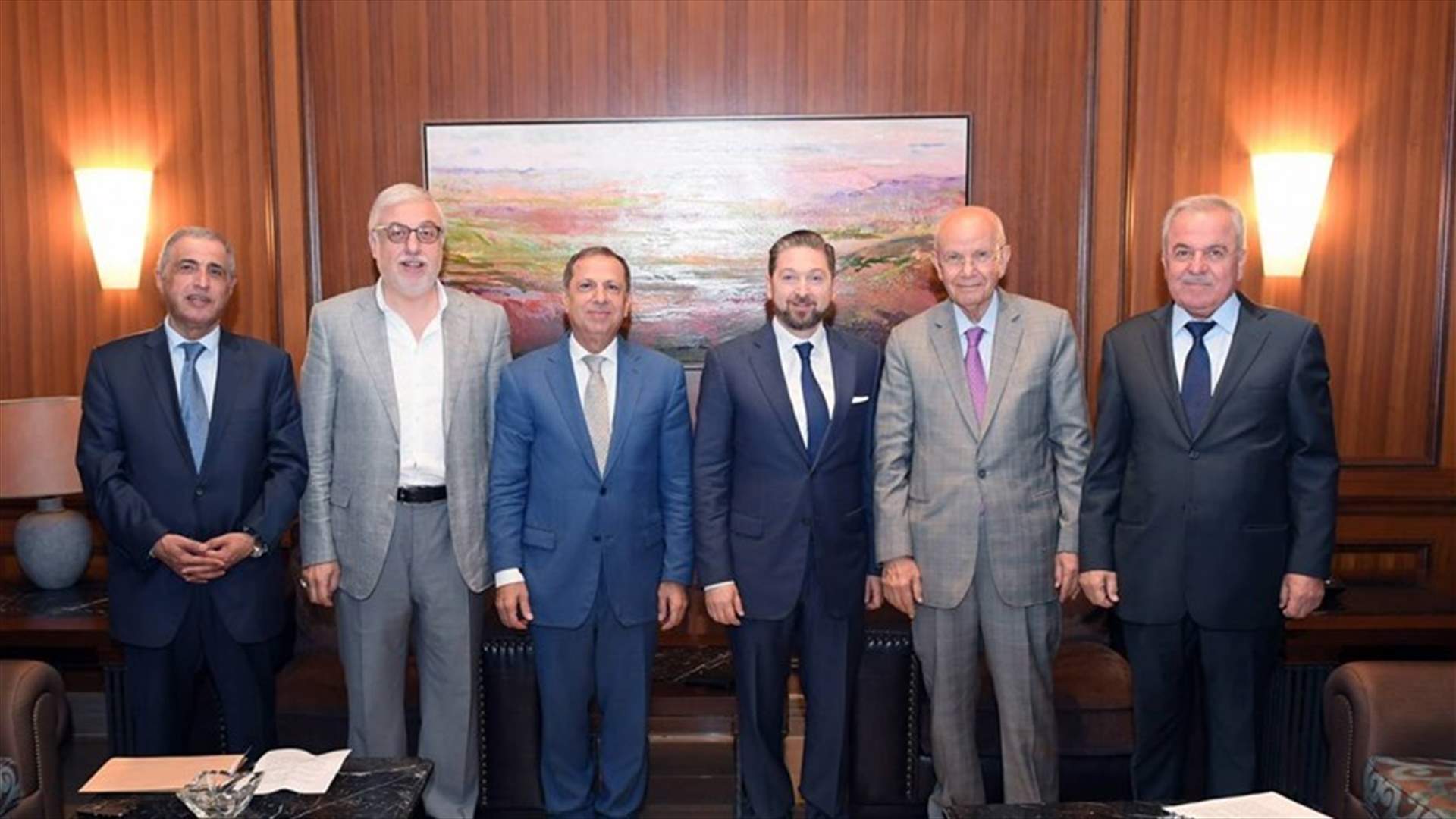 اللقاء التشاوري: لحكومة أقطاب مصغرة مدعومة بأكبر عدد من المستشارين التقنيين