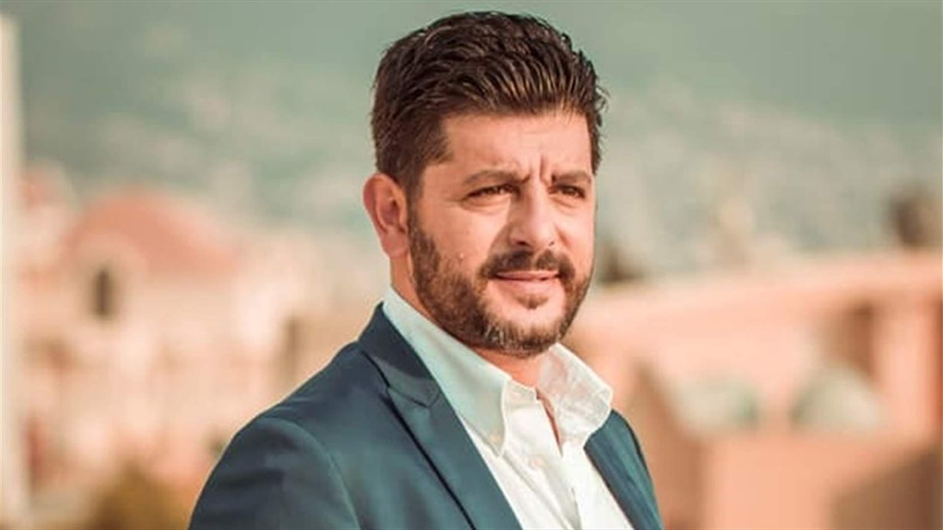 طوني عيسى يحدّد موعد زفافه... خطيبته علويّة والزواج كنسياً