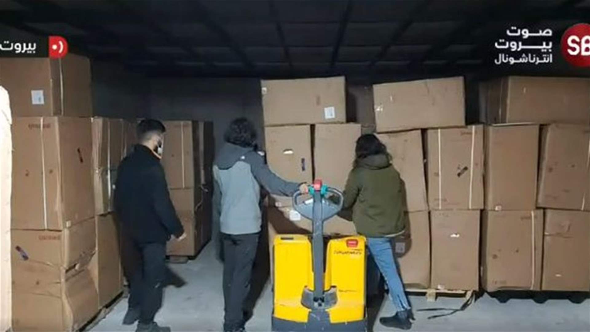 بهاء الحريري لبى النداء.. الصليب الاحمر يتسلم الدفعة الأولى من اجهزة التنفس