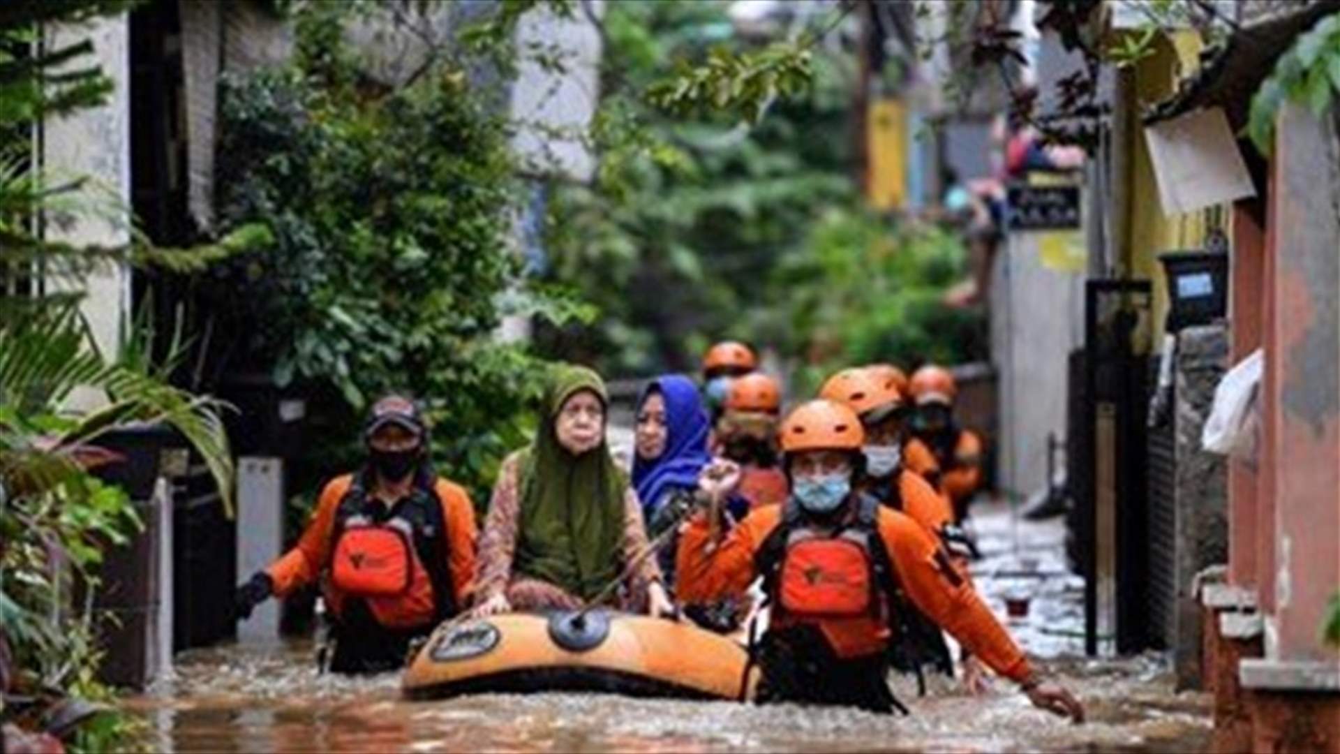 Indonesian capital slammed by monsoon floods, more than 1,000 forced to evacuate