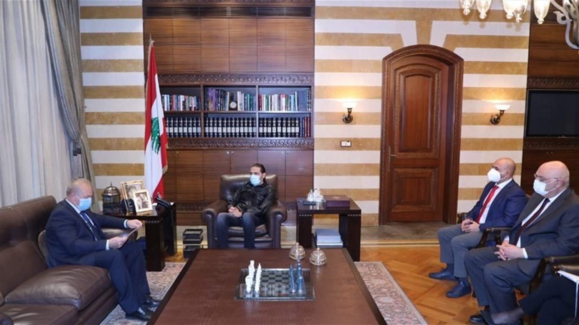 Hariri meets with Russian ambassador to Lebanon