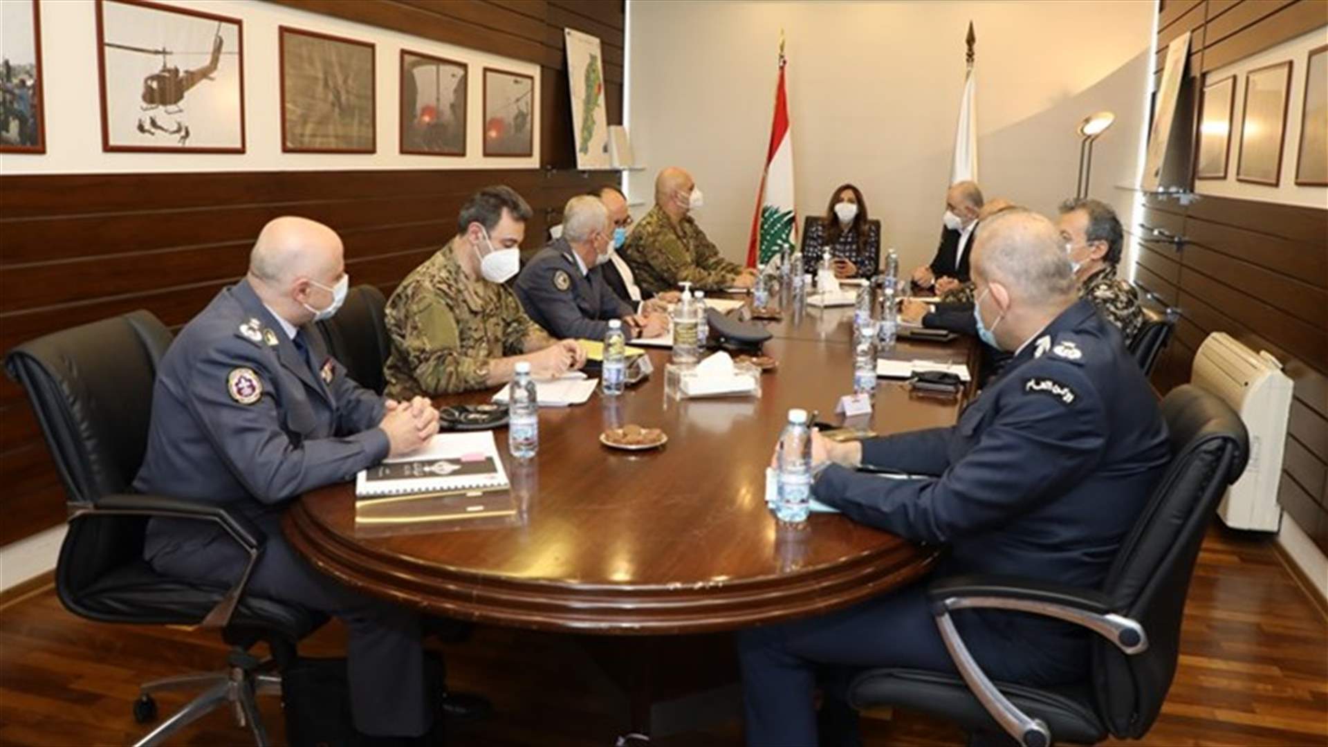 إجتماع في وزارة الدفاع بحث في موازنات الأجهزة العسكرية والأمنية