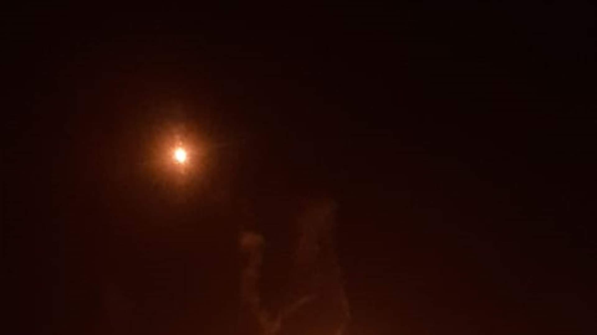 الجيش الإسرائيلي اطلق قنابل مضيئة فوق بلدة الغجر (فيديو وصور)