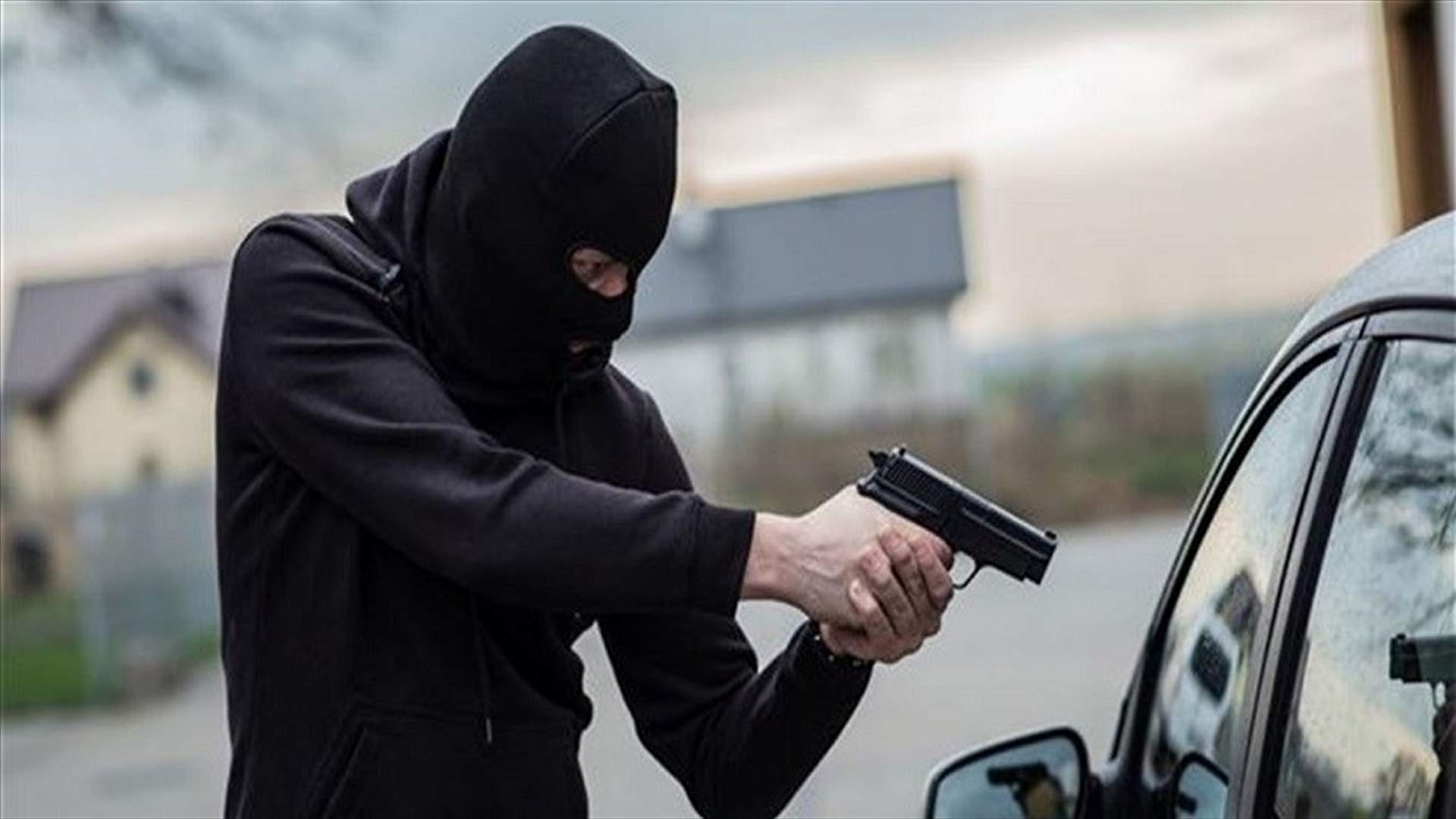 مسلحون مجهولون سلبوا مواطنين 8 ملايين ليرة...