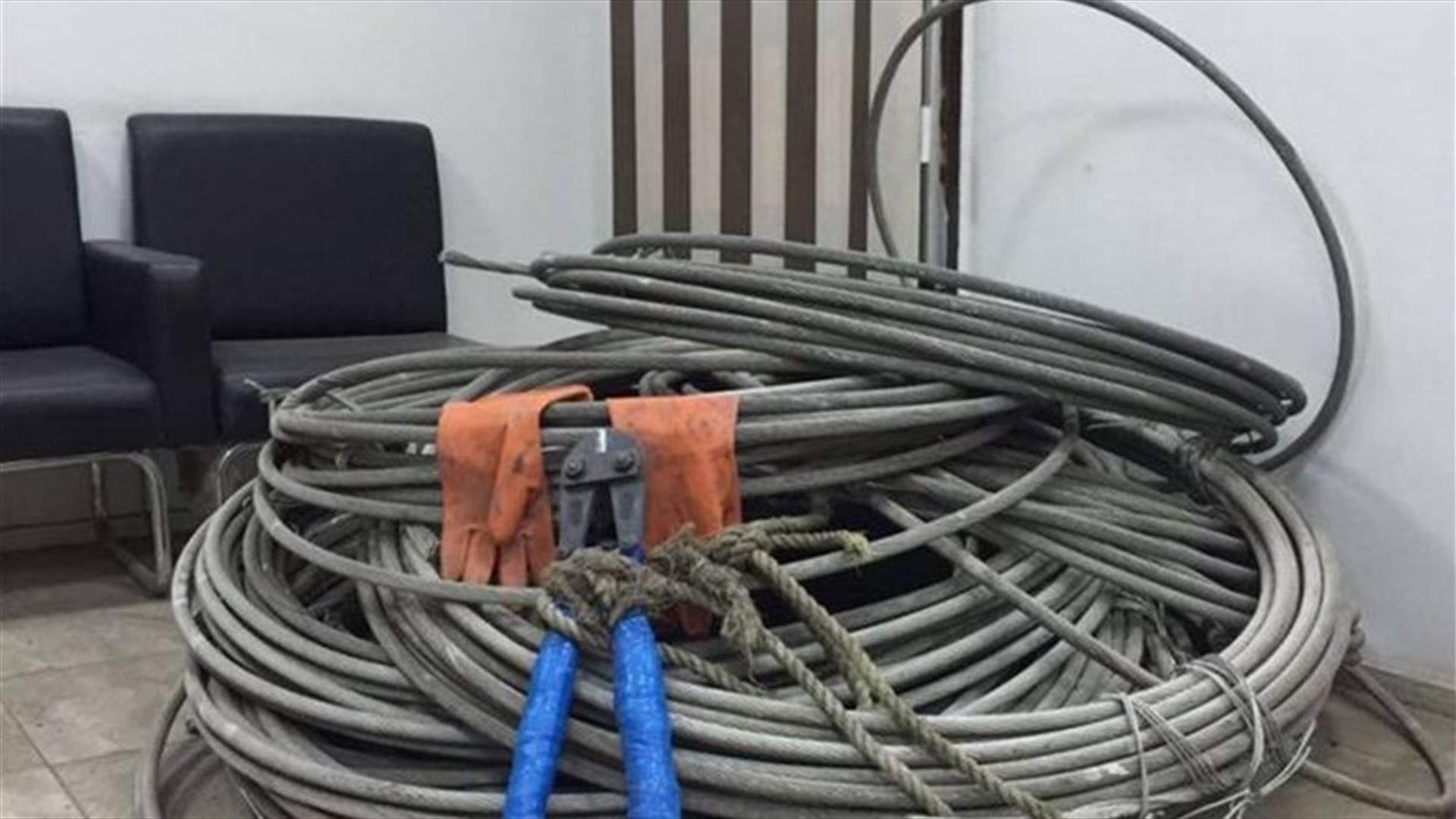 سرقة كابل هاتف يربط بين البترون وبسبينا