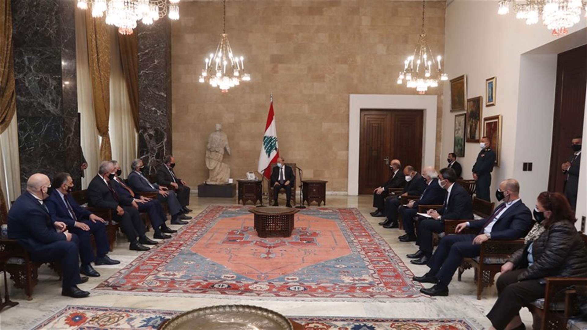 رئيس الجامعة اللبنانية الثقافية بالعالم في بعبدا.. عون: نسعى لتأليف حكومة لنتمكن من التفاوض مع المؤسسات المالية
