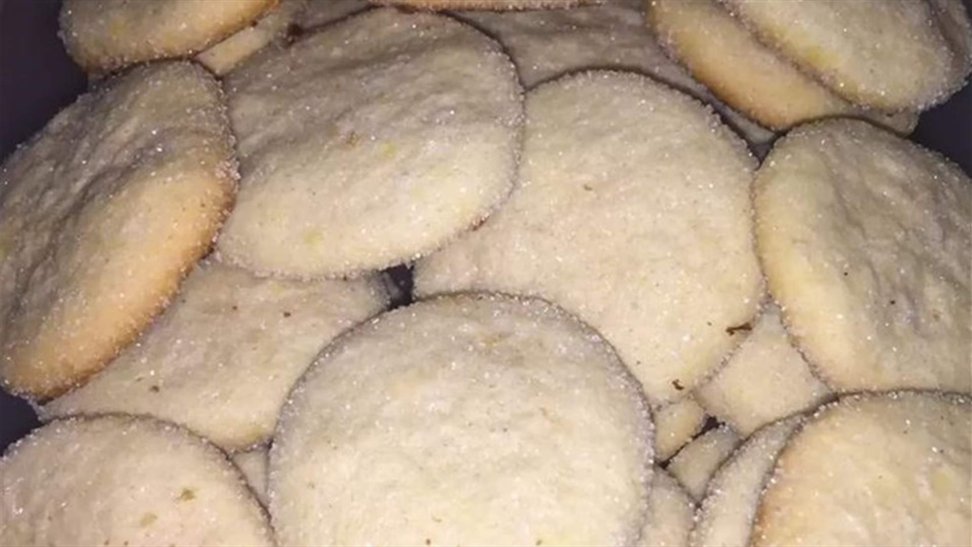 مكوّنات موجودة في كل منزل... وصفة بسكويت سهلة ولذيذة