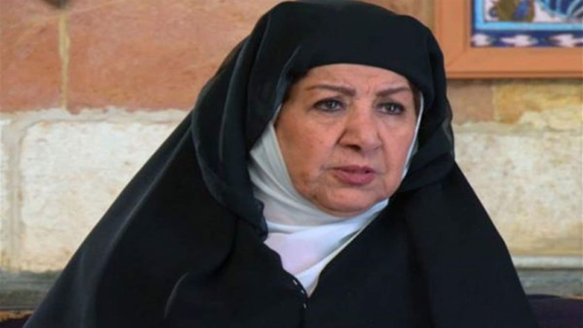 "أم زكي" تتحدّث عن مشاهد صادمة في دمشق: أب يبيع إبنه وأناشد سيادة الرئيس الأسد (فيديو)