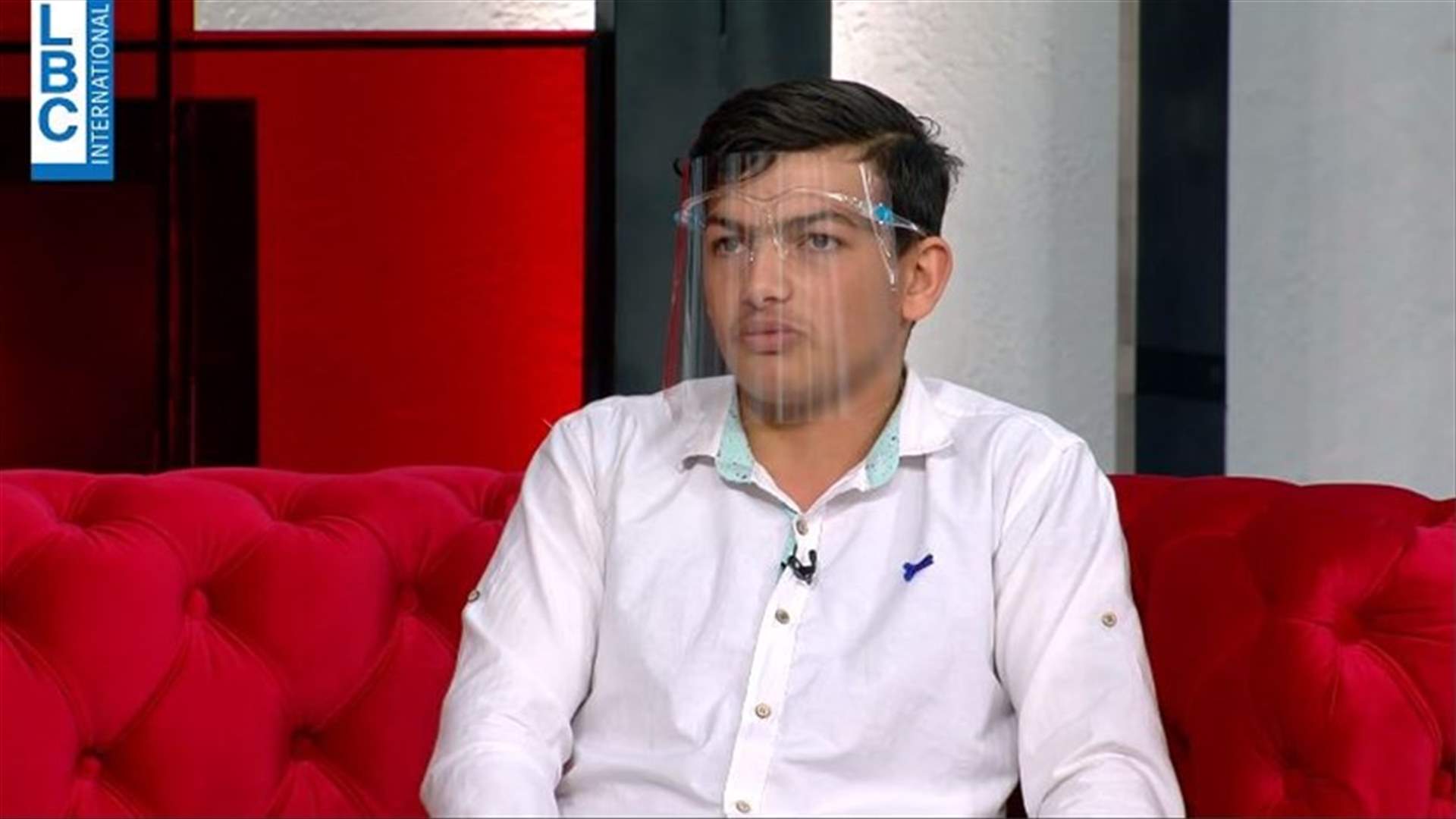 عمره 17 عاماً ومتزوّج مرّتين... قصة صدام في "أحمر بالخط العريض"
