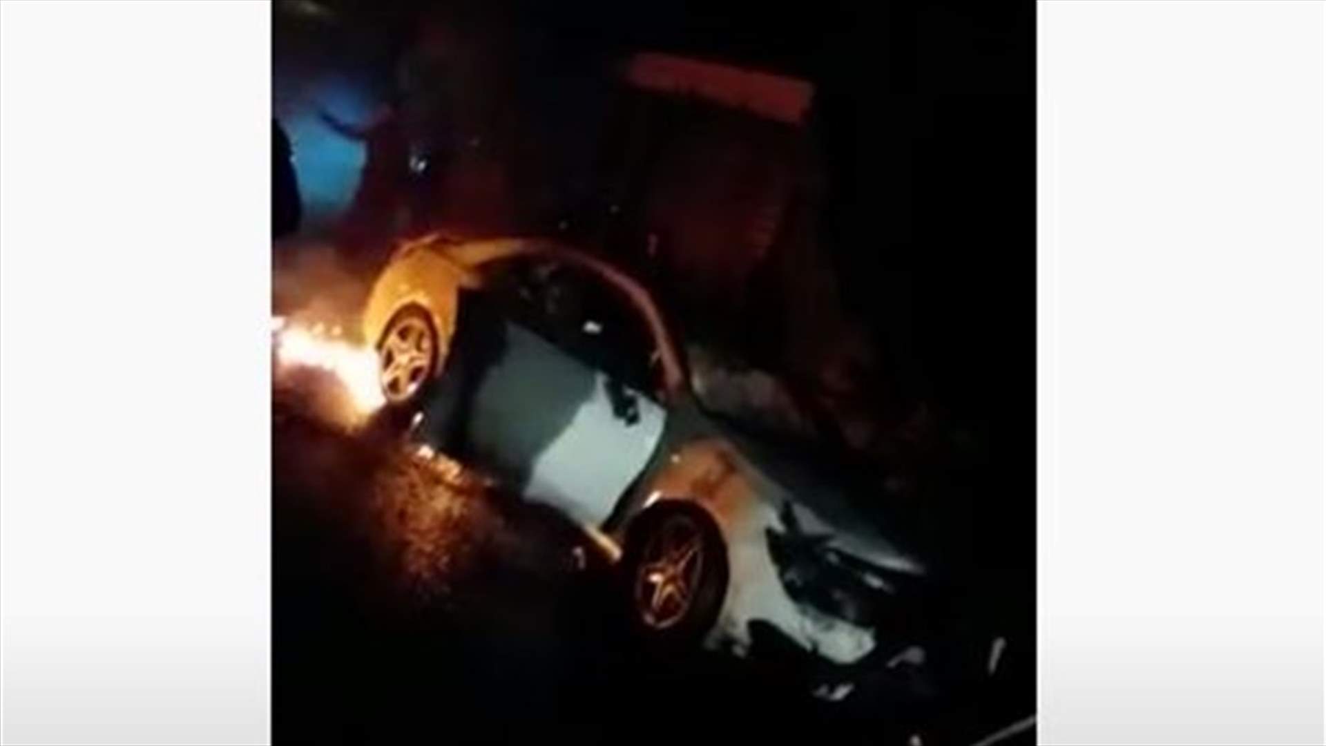 في الشويفات... سيارة تدهس عدداً من المتظاهرين (فيديوهات)