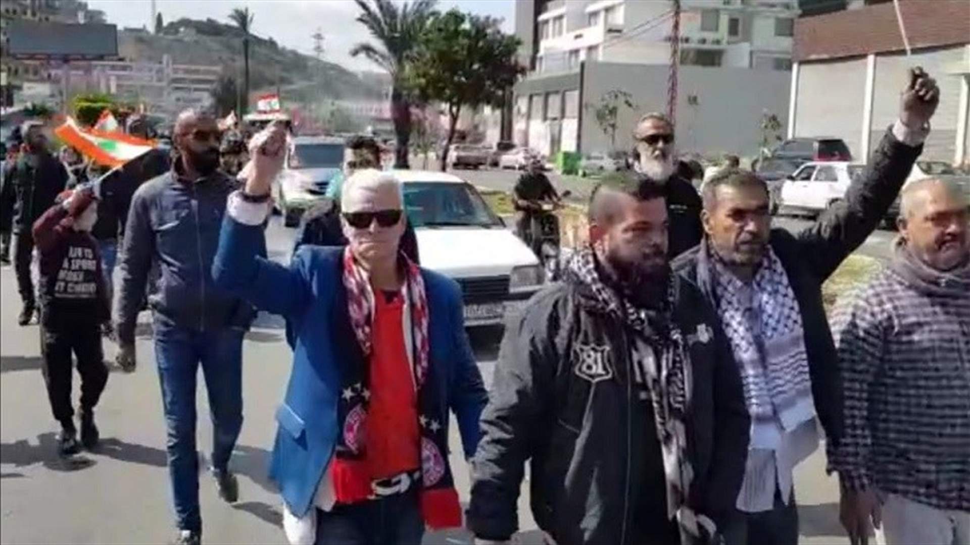 مسيرة جابت أحياء طرابلس احتجاجا على تردي الوضع الاقتصادي