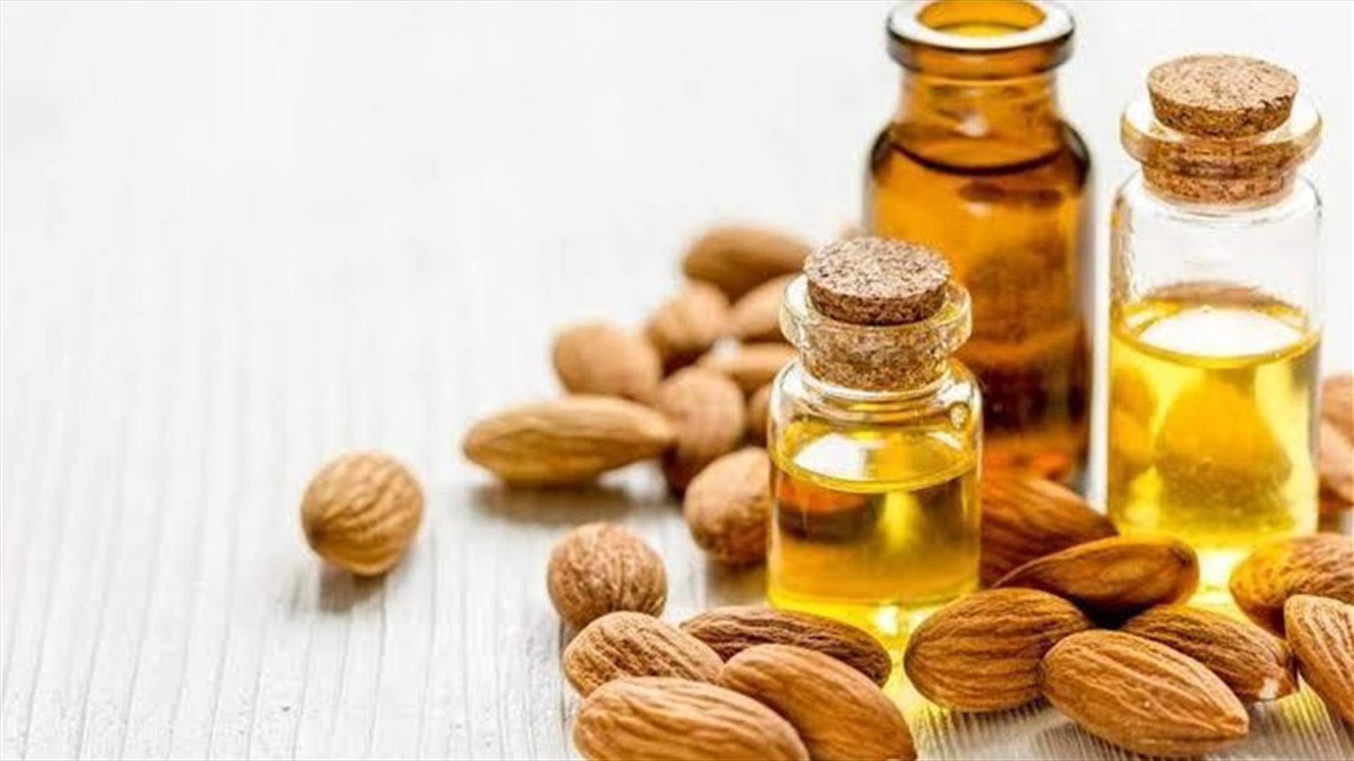 زيت اللوز الحلو وفوائده العديدة للبشرة!