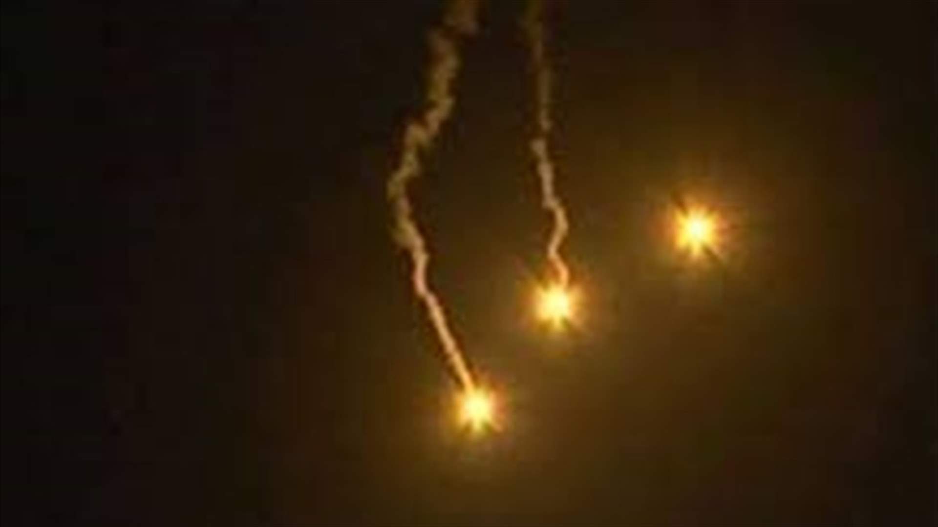 قنابل مضيئة فوق بليدا و"درون" من الجانب الاسرائيلي فوق موقع للجيش اللبناني