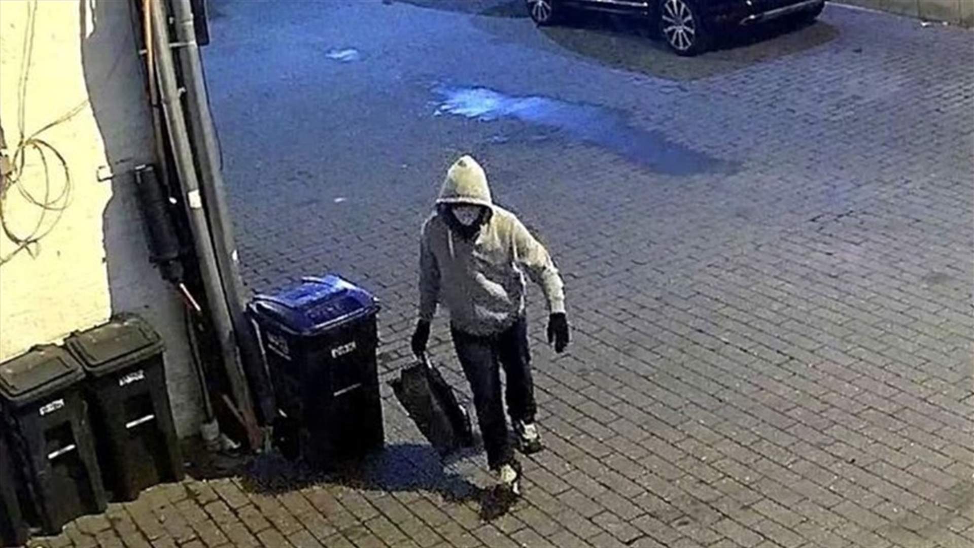 "إف بي آي": لقطات جديدة لشخص يشتبه بأنه زرع قنابل قرب الكونغرس(فيديو)