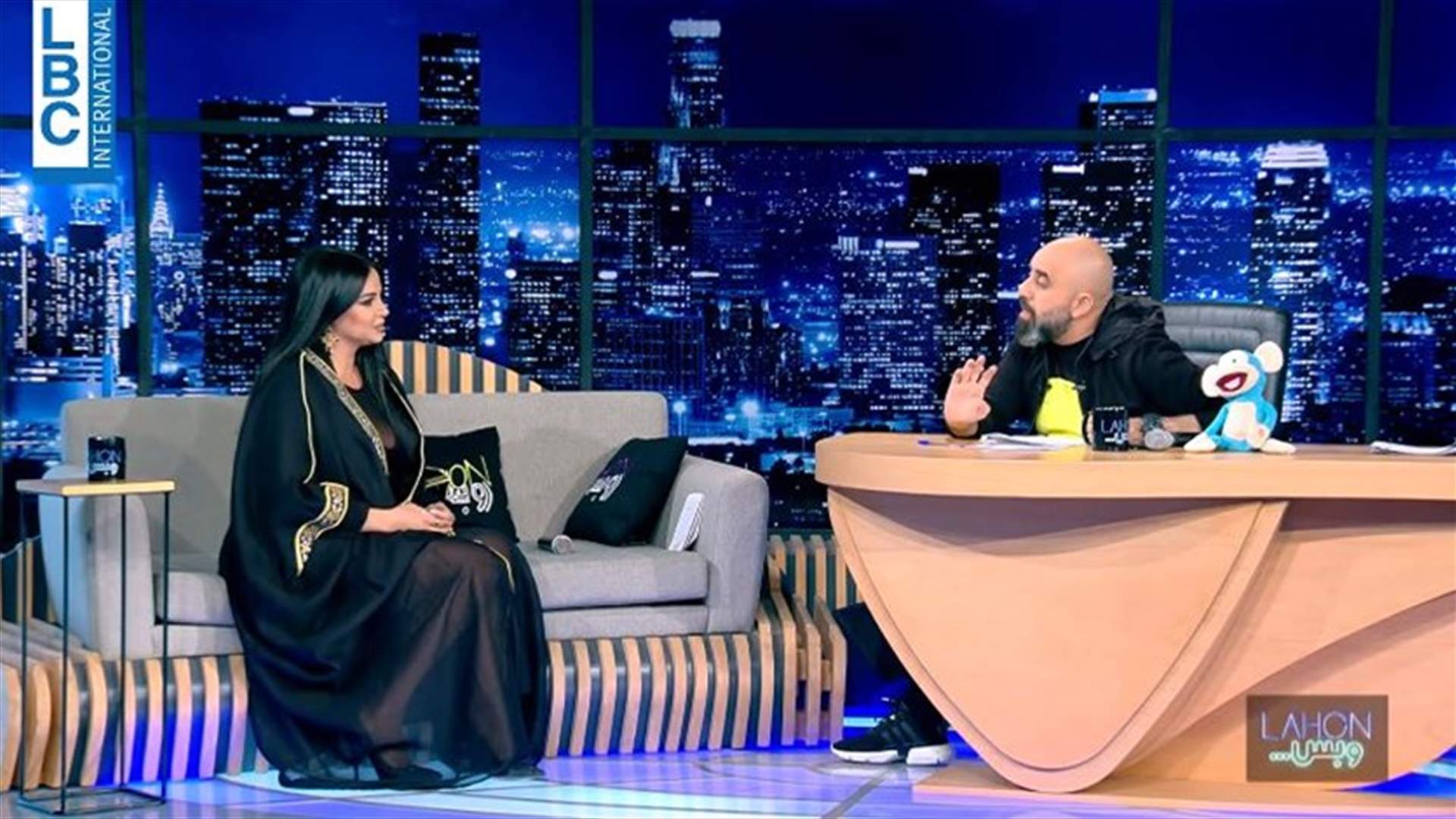 فأر تحت العباءة... نانسي نصر الله تتحدّث عن موقف طريف تعرّضت له على المسرح!