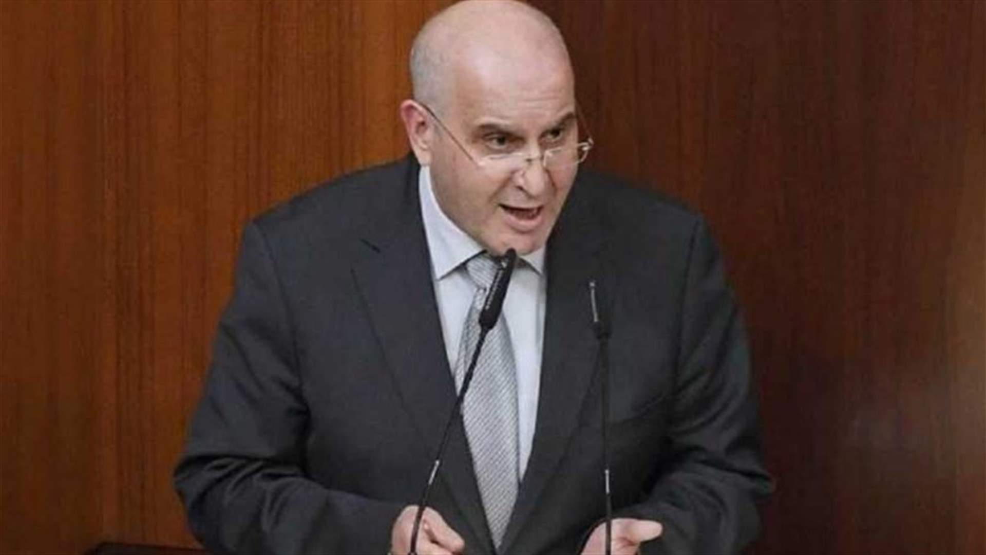 عراجي للوطنية: لم ننجح بعد في استيراد اللقاحات عبر الشركات الخاصة وأتوقع التأخر في تحقيق التمنيع المجتمعي