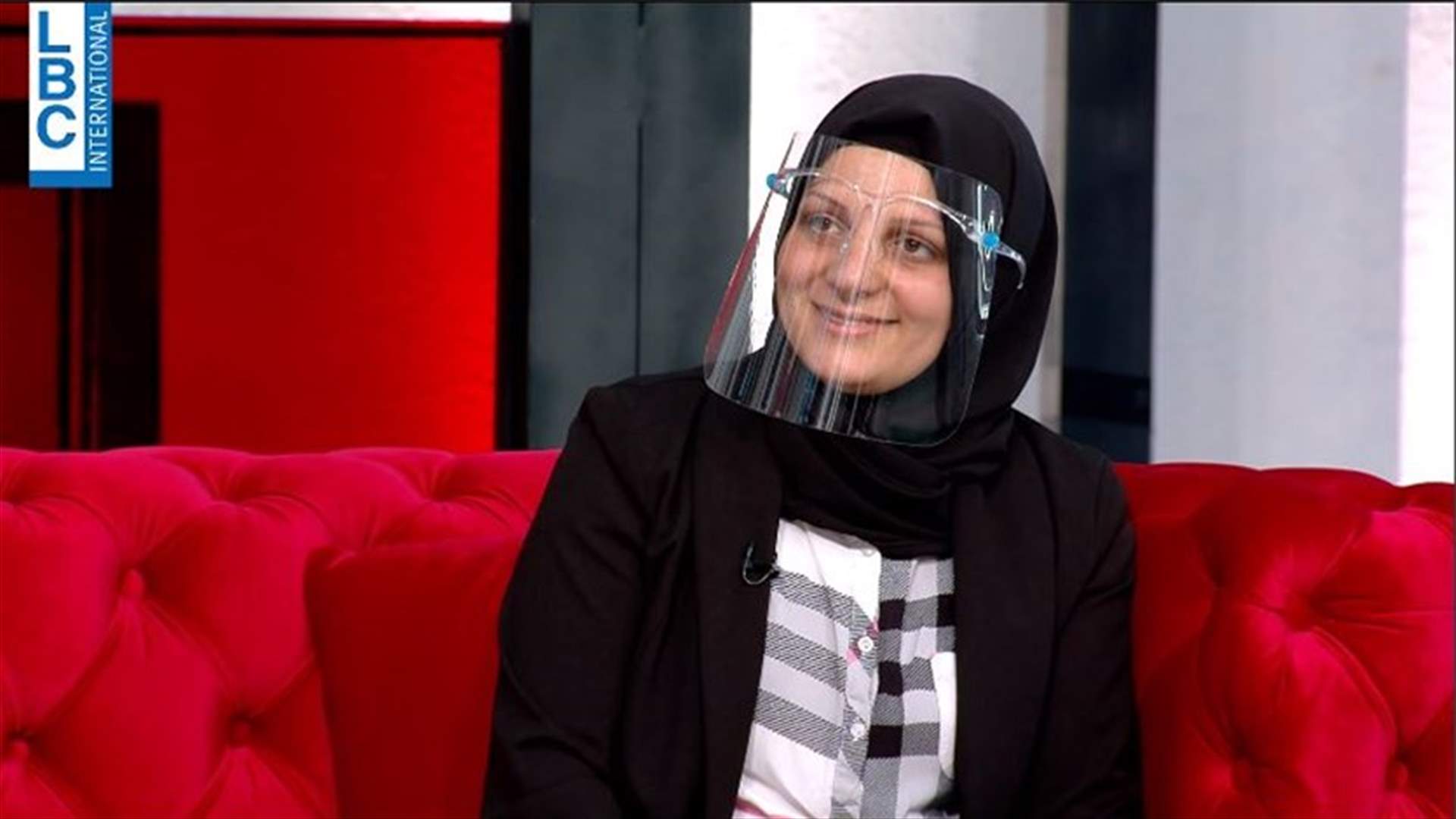 بعدما أنتجت فيديو لسيدات يحملن الأسلحة... ماذا قالت صفاء في أحمر بالخط العريض؟