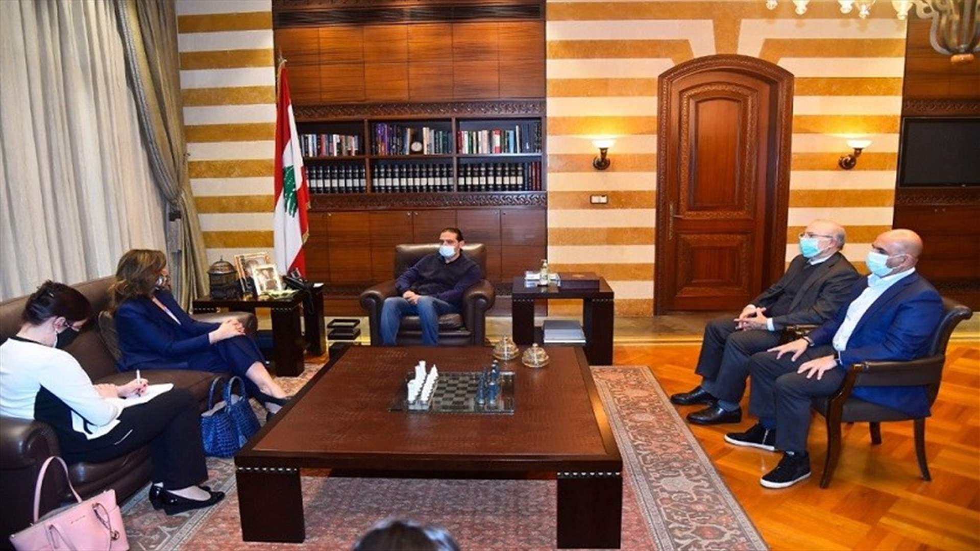 آخر المستجدات بين الحريري وشيا