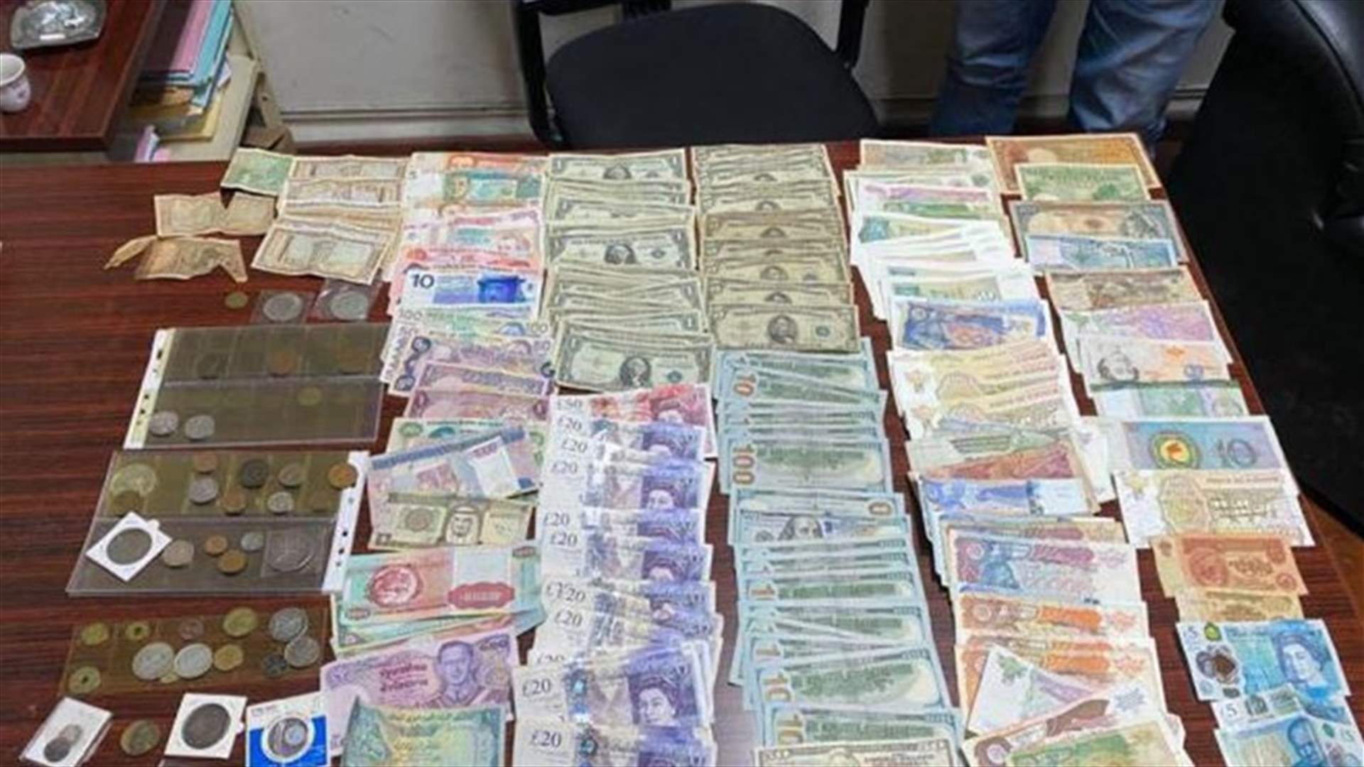 في الضاحية... كمين محكم لشعبة المعلومات يسفر عن توقيف مطلوبين نفذا عملية سرقة أموال ومجوهرات (صور)