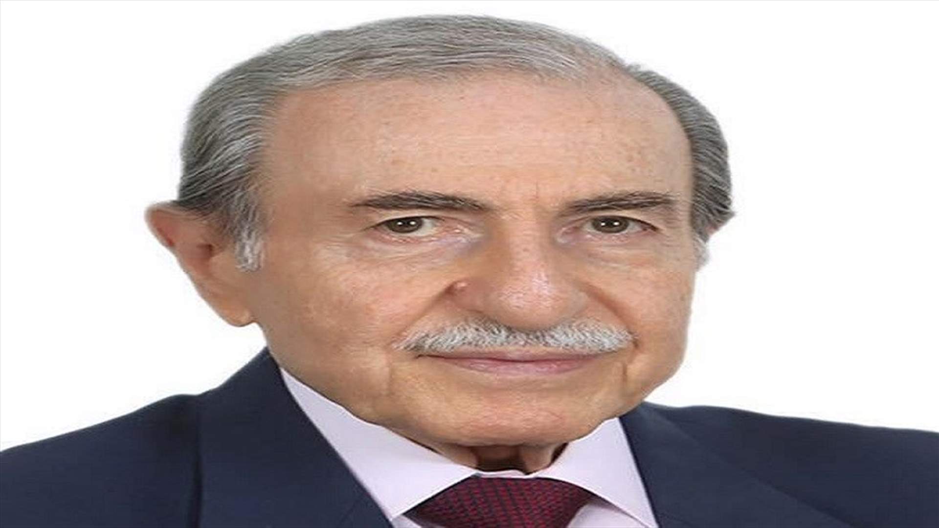انور الخليل يتلقّى الجرعة الثانية من لقاح كورونا (صورة)