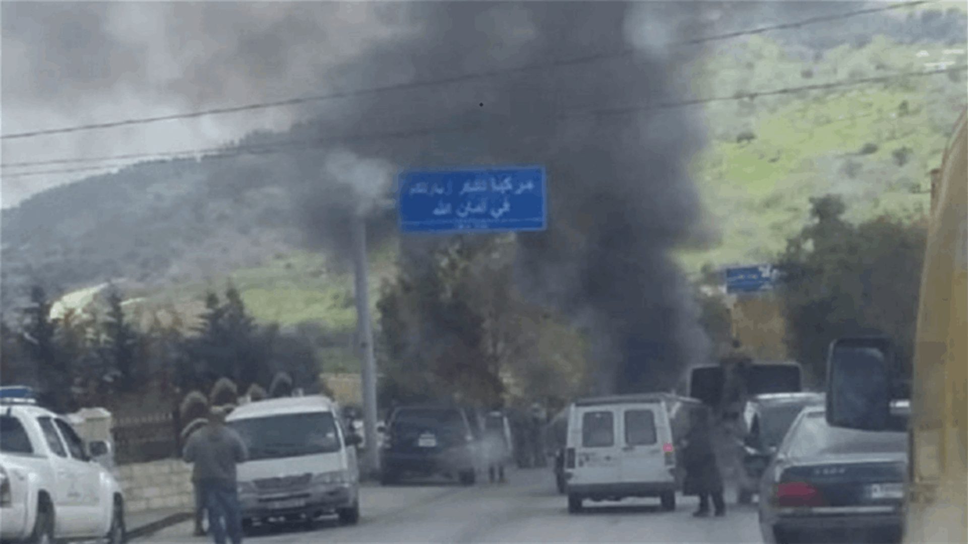 قطع الطريق العام عند مدخل بلدة مركبا بالاطارات المشتعلة
