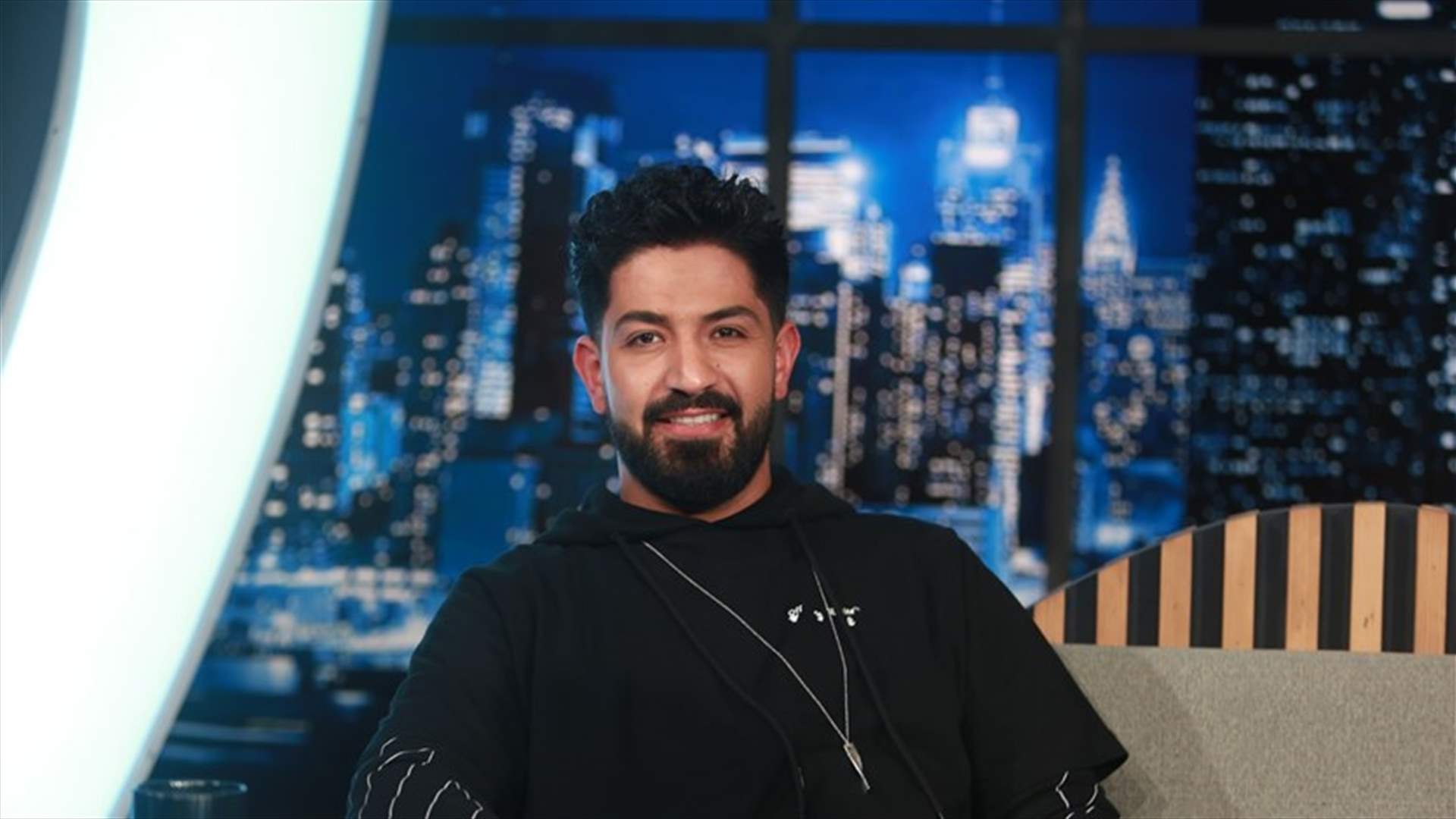 بعدما غنّى "الدولار رح يوصل للـ10" في الـ2020... ما هي "ردّية" ماهر جاه لسنة 2021؟ (فيديو)