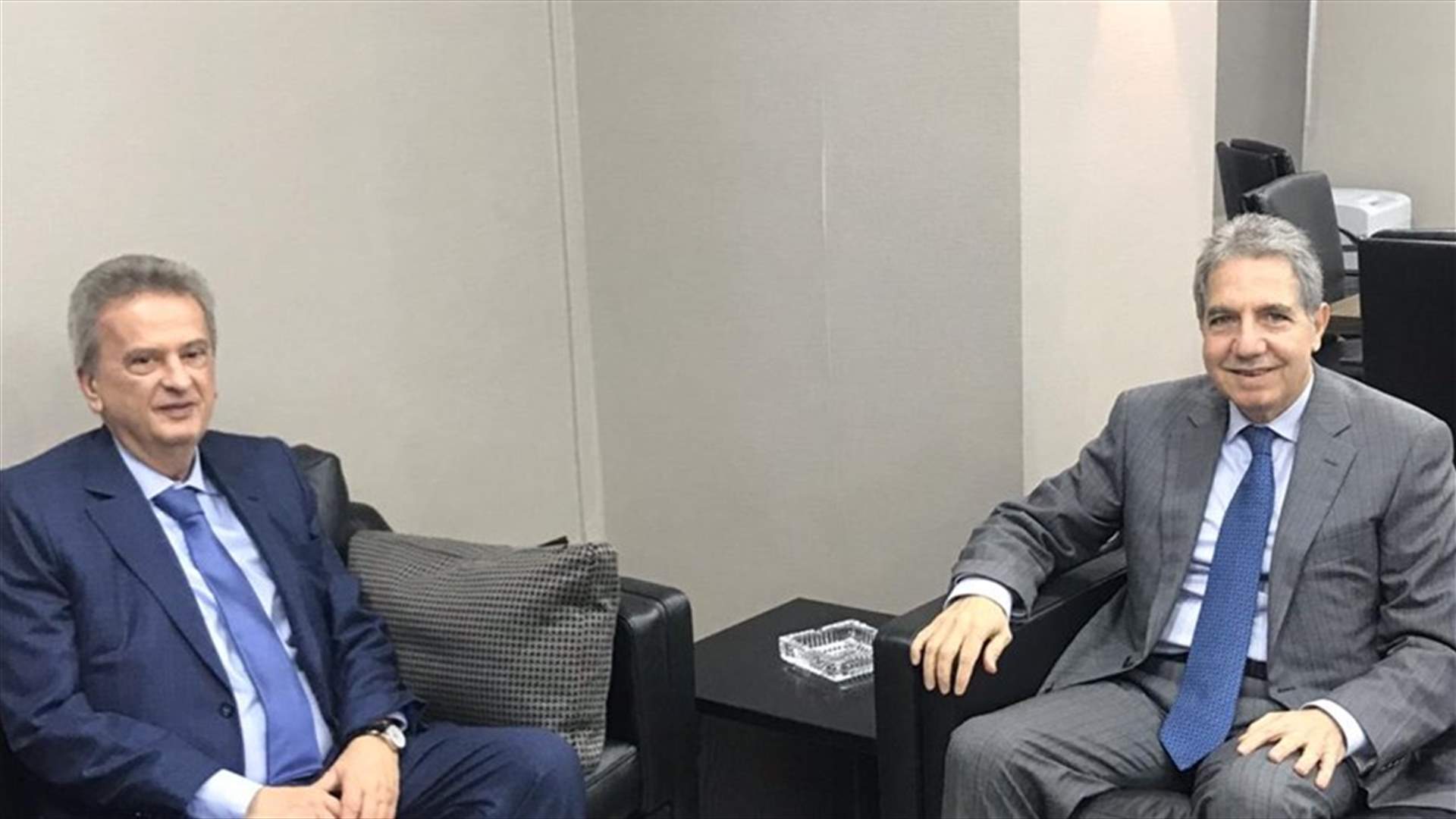 اجتماع بين وزير المال وحاكم مصرف لبنان... واقتراحات قد تؤدي الى خفض سعر صرف الدولار