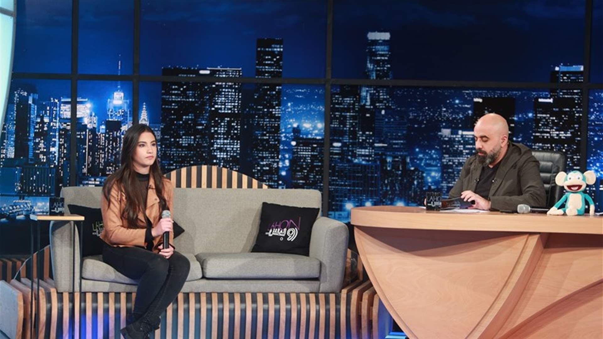 نجمة The Voice Kids لين الحايك تؤدي أغنيتها الجديدة في لهون وبس... وماذا غنّت لناصيف زيتون وخالها جاد قطريب؟ (فيديو)