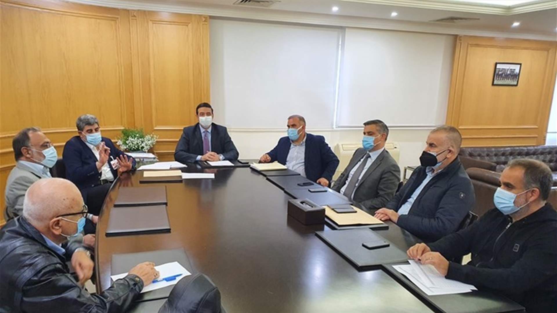 نجار اتفق مع طليس على رفع تعرفة تاكسي المطار الى 30%