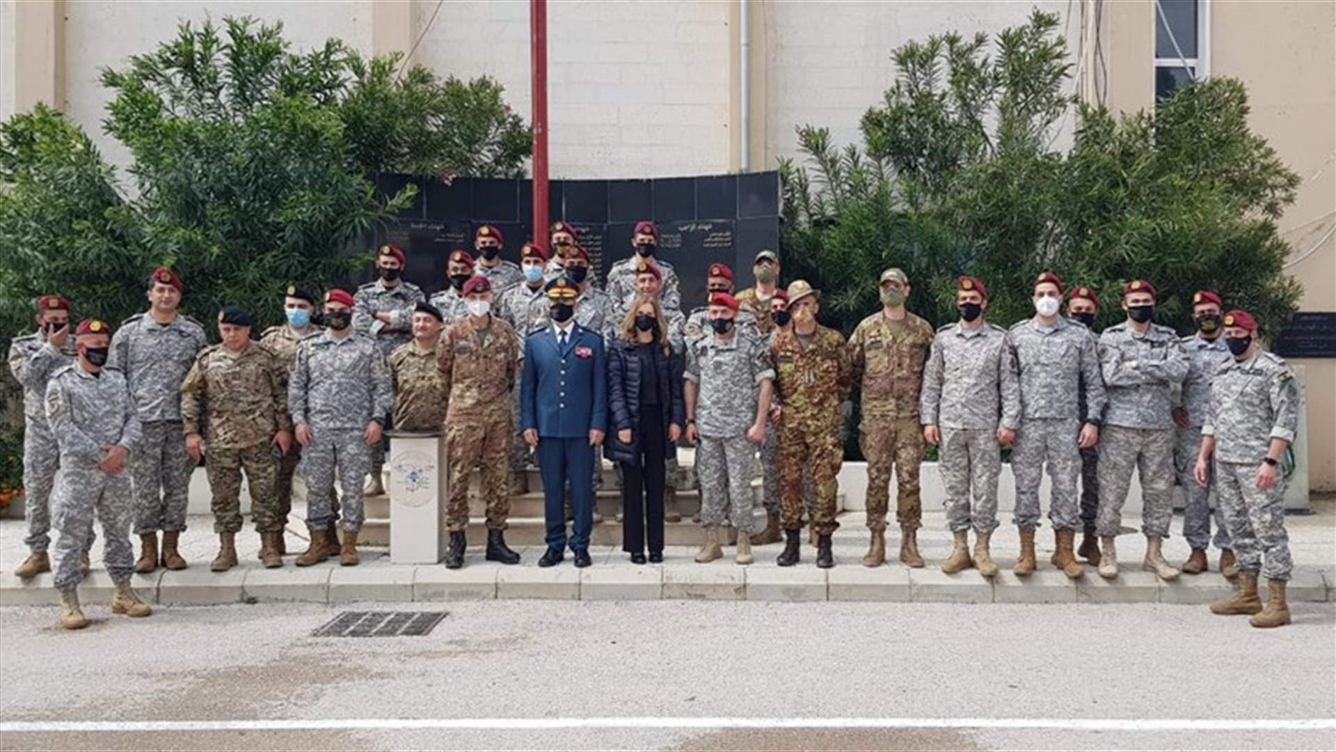 السفارة الإيطالية: برج تسلق هبة من البعثة العسكرية الثنائية الإيطالية إلى مغاوير البحر