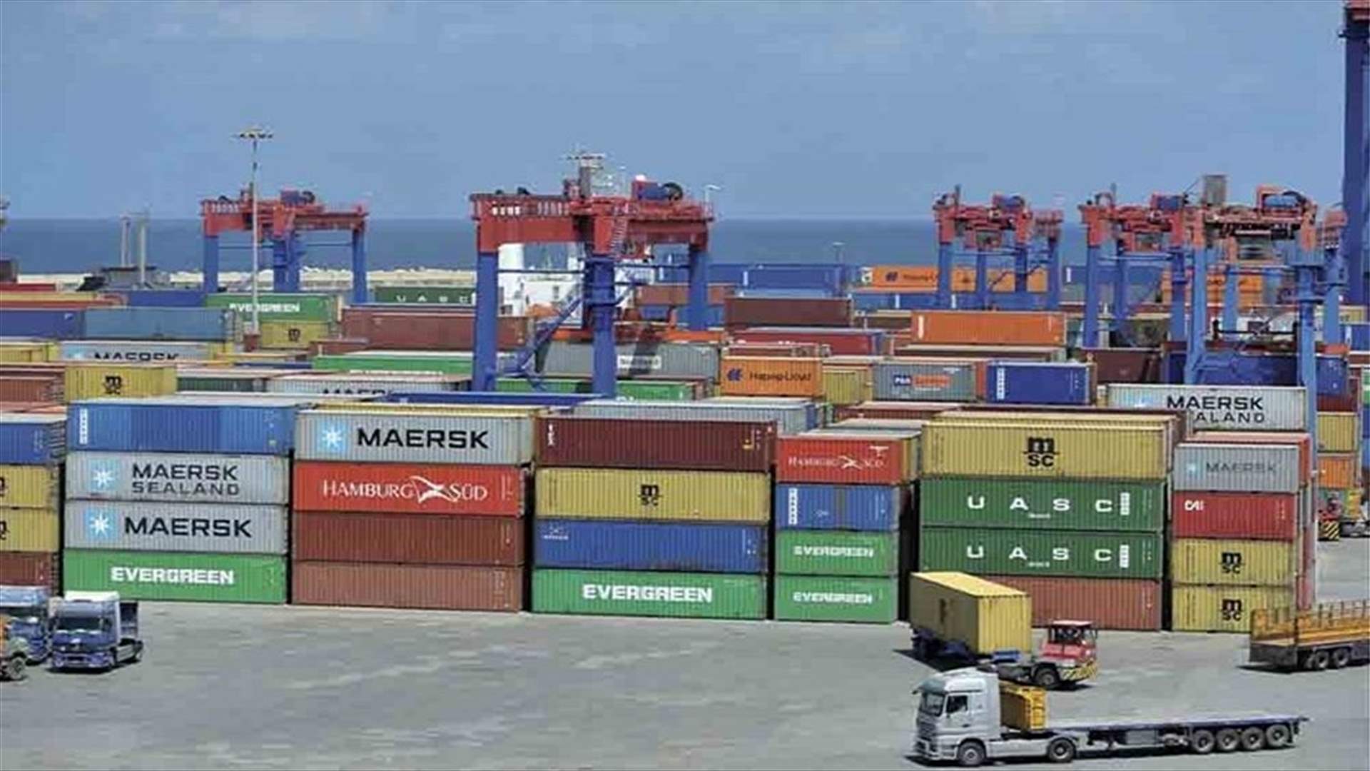 متعهدو الشحن والتفريغ اضربوا عن العمل ولقاء مع نجار بعد قليل للبحث في اجرة عمل الاليات