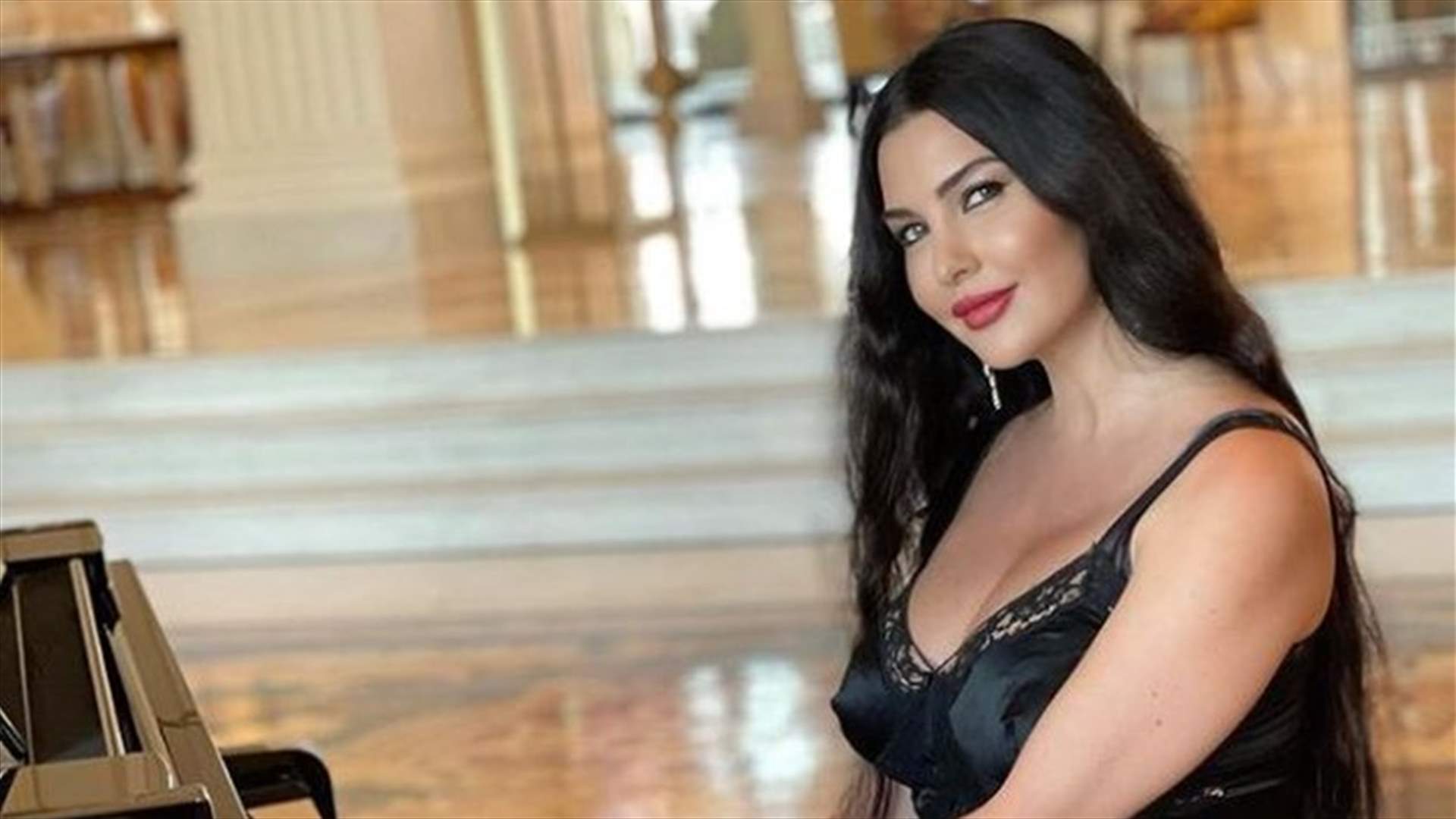 لاميتا فرنجية تحتفل بعيد الام مع زوجها وطفليها على شاطئ البحر (صور)