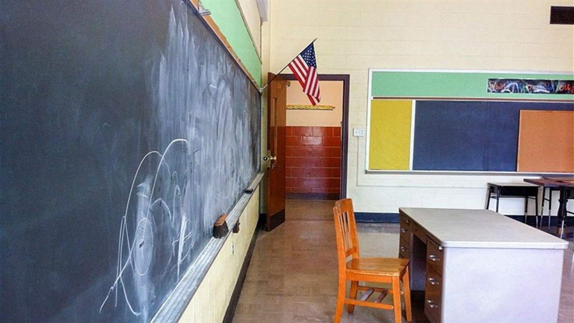 مدير مدرسة أميركية يذل طفلاً بشرته سوداء... هذا ما أجبره على القيام به!