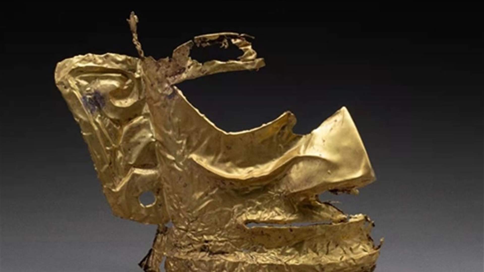 العثور على قناع ذهبي يعود إلى 3000 عام