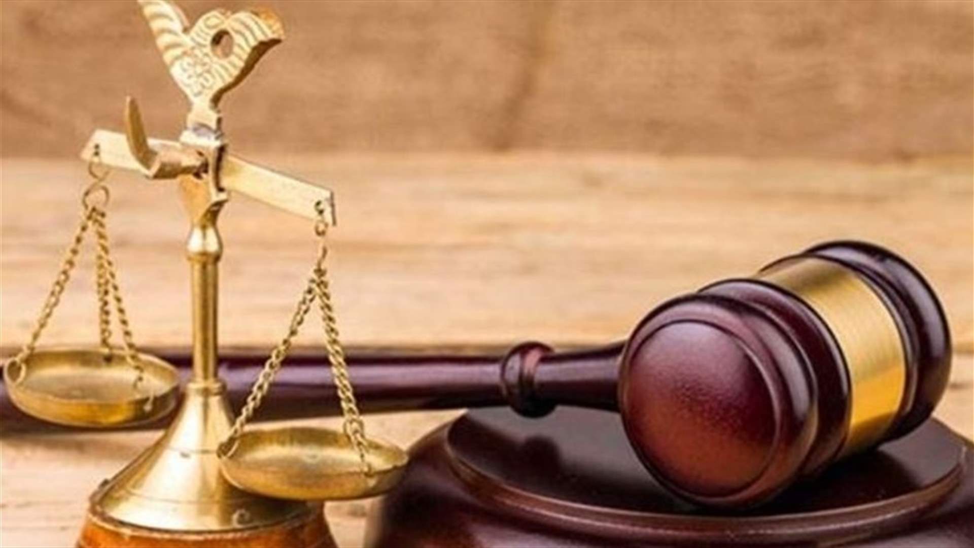 قطايا ادعى على شخص لتهجمه على منزله بالسلاح وتهديد عائلته