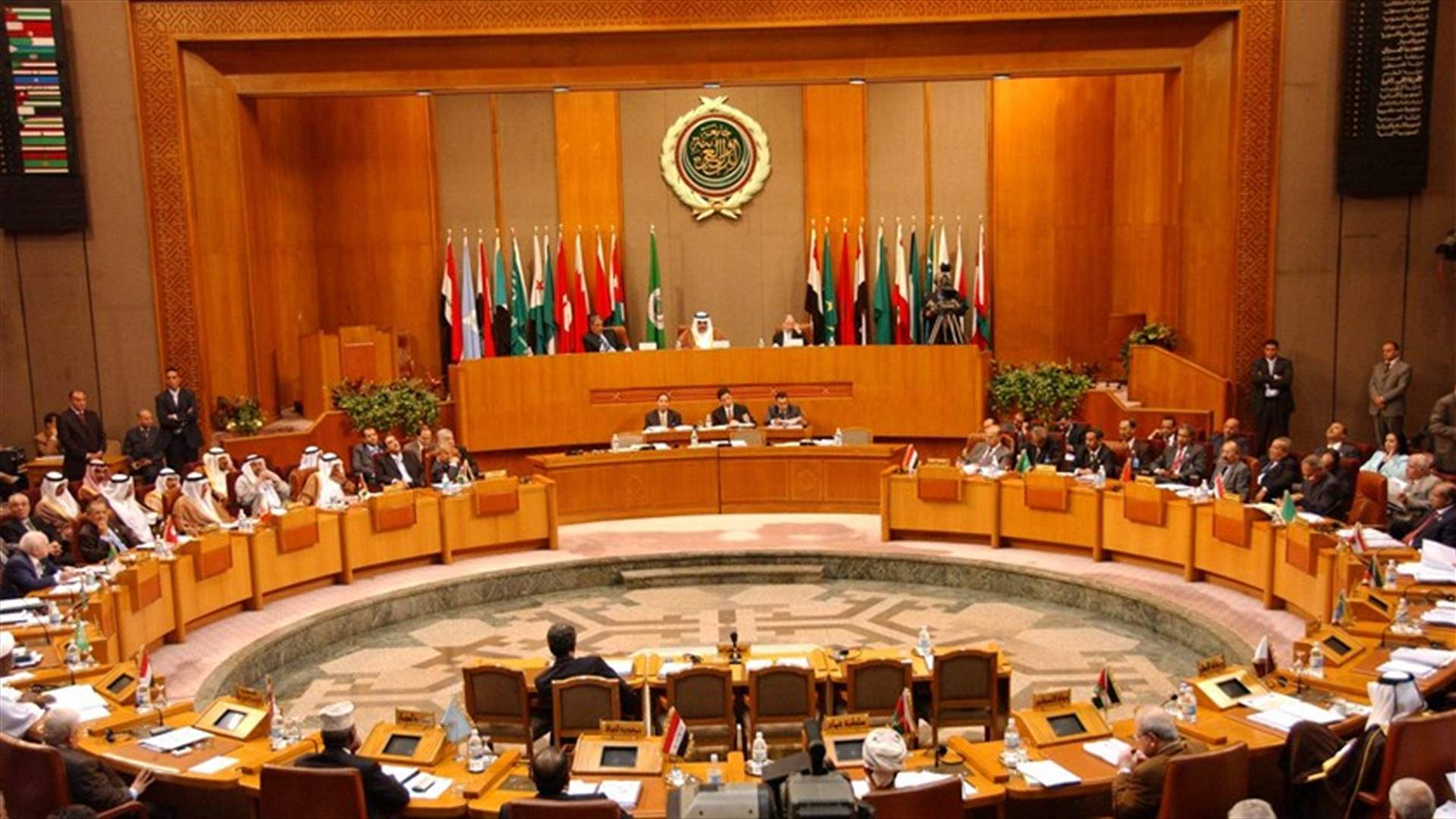 Arab League urges Lebanese politicians to end political deadlock, offers help