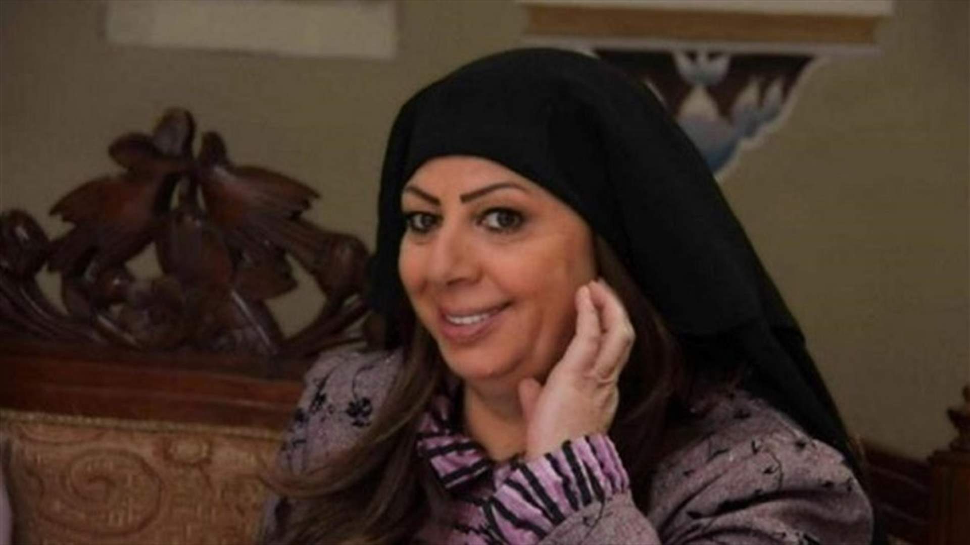 نجمة &quot;باب الحارة&quot; غادة بشور تصاب بنوبة قلبية... فيديو بعد نقلها الى المستشفى