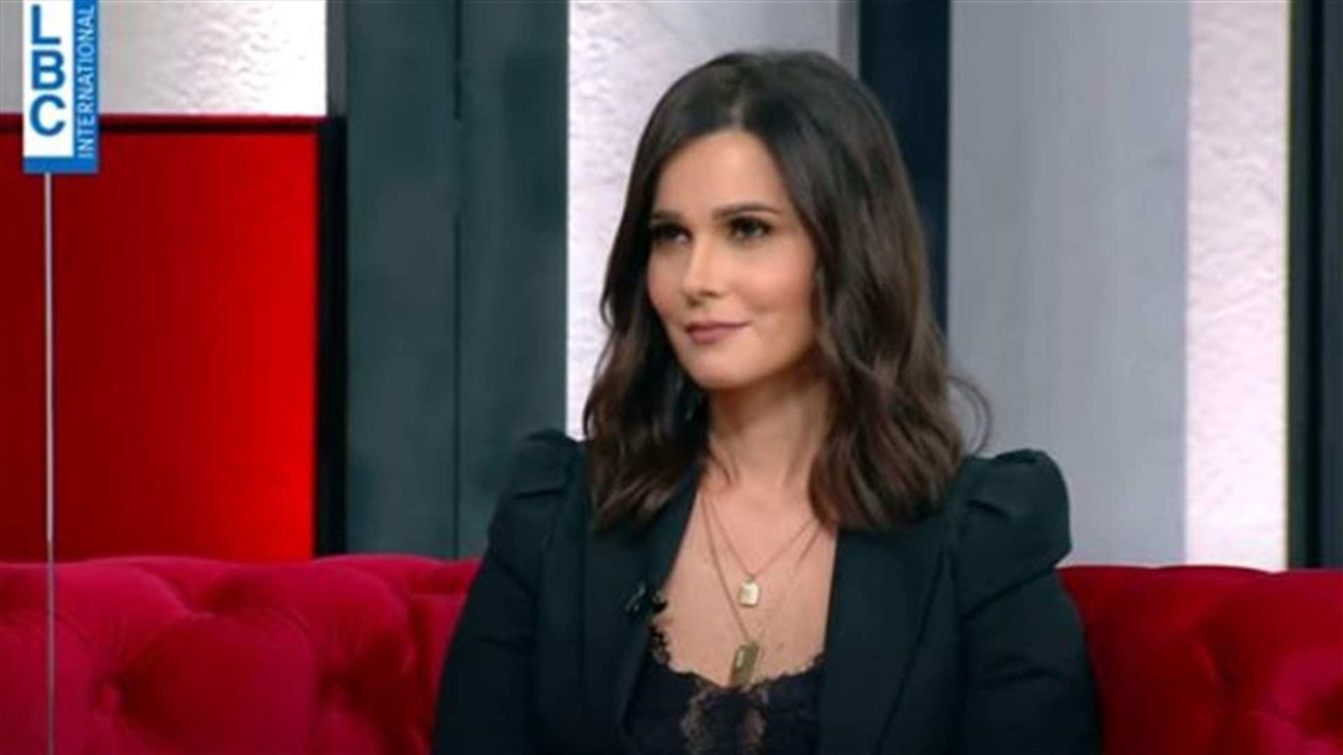 نيكول الحجل تتحدّث عن تجربتها المؤلمة... تفاصيل ستكشفها للمرّة الأولى في "أحمر بالخط العريض" (فيديو)