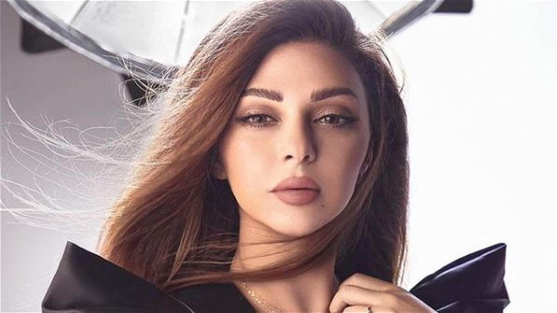 "مايوه ميريام فارس" يشغل روّاد الإنترنت بعد صورةٍ لها على شاطئ البحر