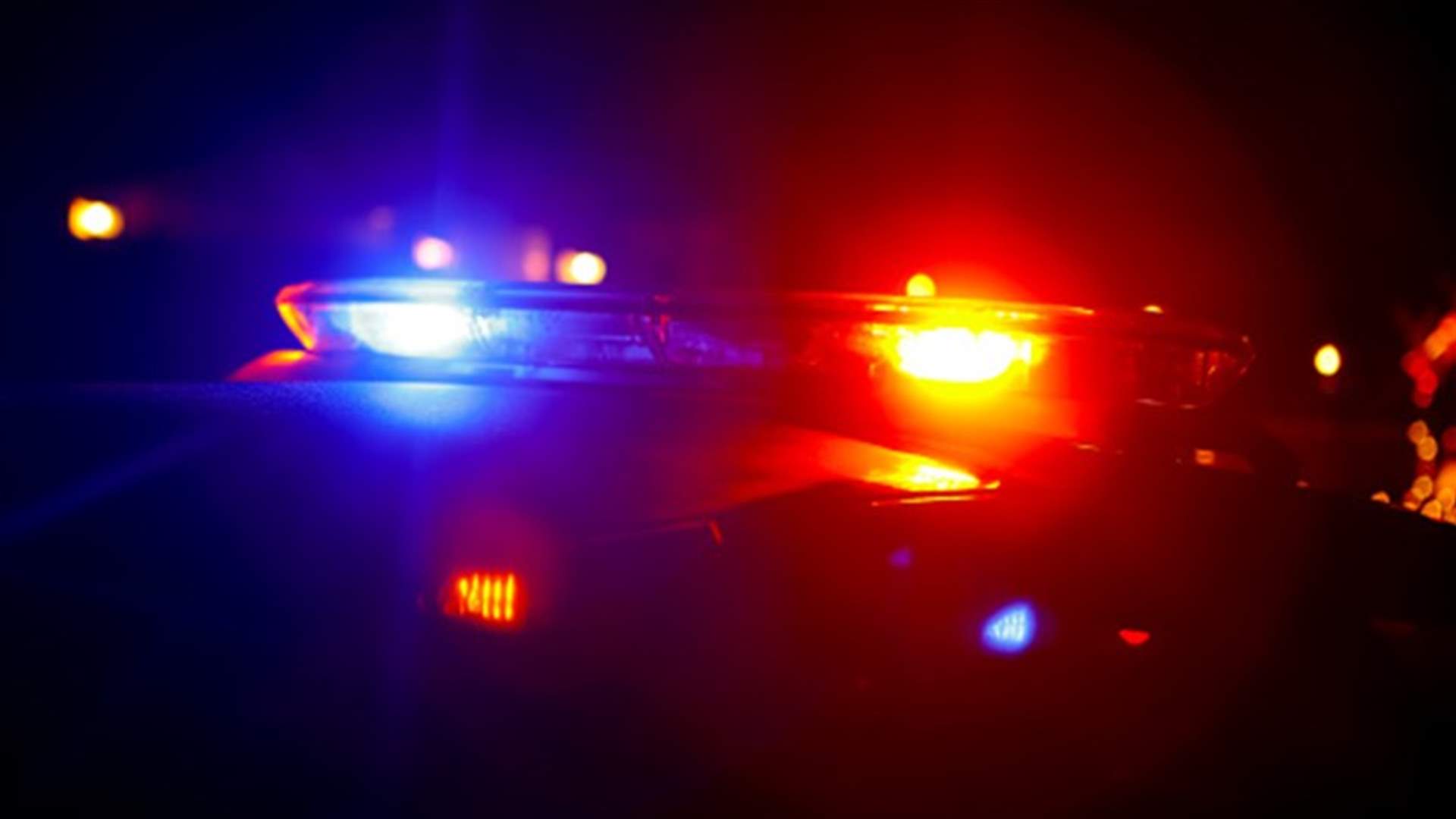 وقفت عارية أمام الشرطيين لتتهمهما بمحاولة اغتصابها!