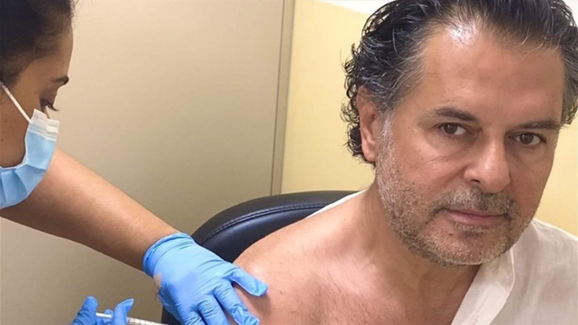 راغب علامة ينشر صورة حمار... فمن قصد؟