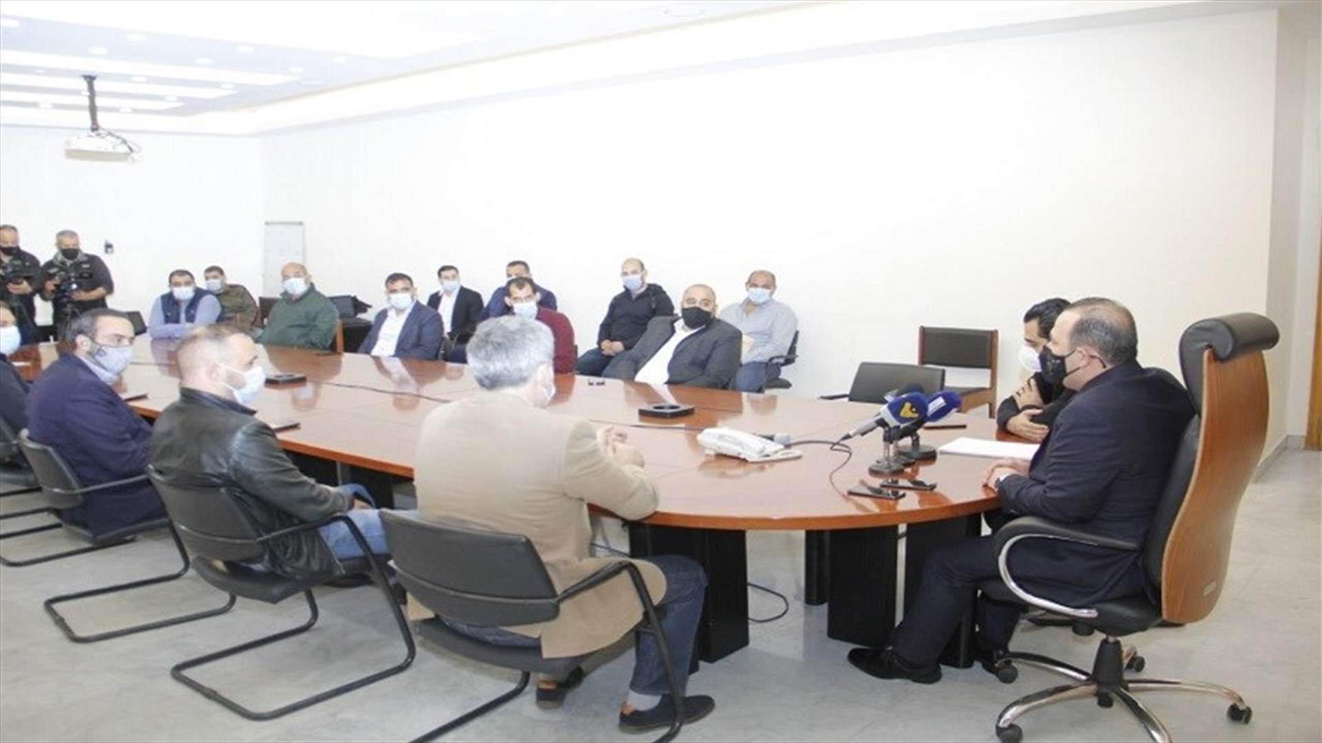 مرتضى: على البلديات إجبار الملاحم على وضع أسعارها بشكل علني
