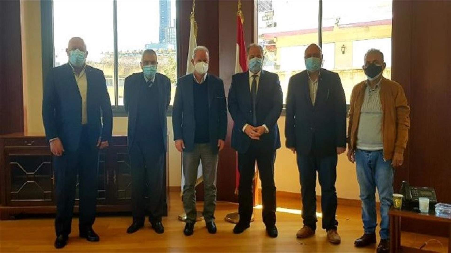 وفد من الأحرار عرض مع عربيد الوضعين الاقتصادي والاجتماعي