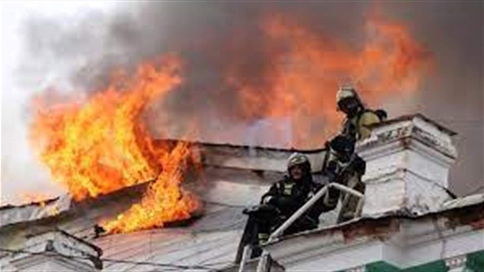 Russian doctors complete open-heart surgery as tsarist-era hospital burns