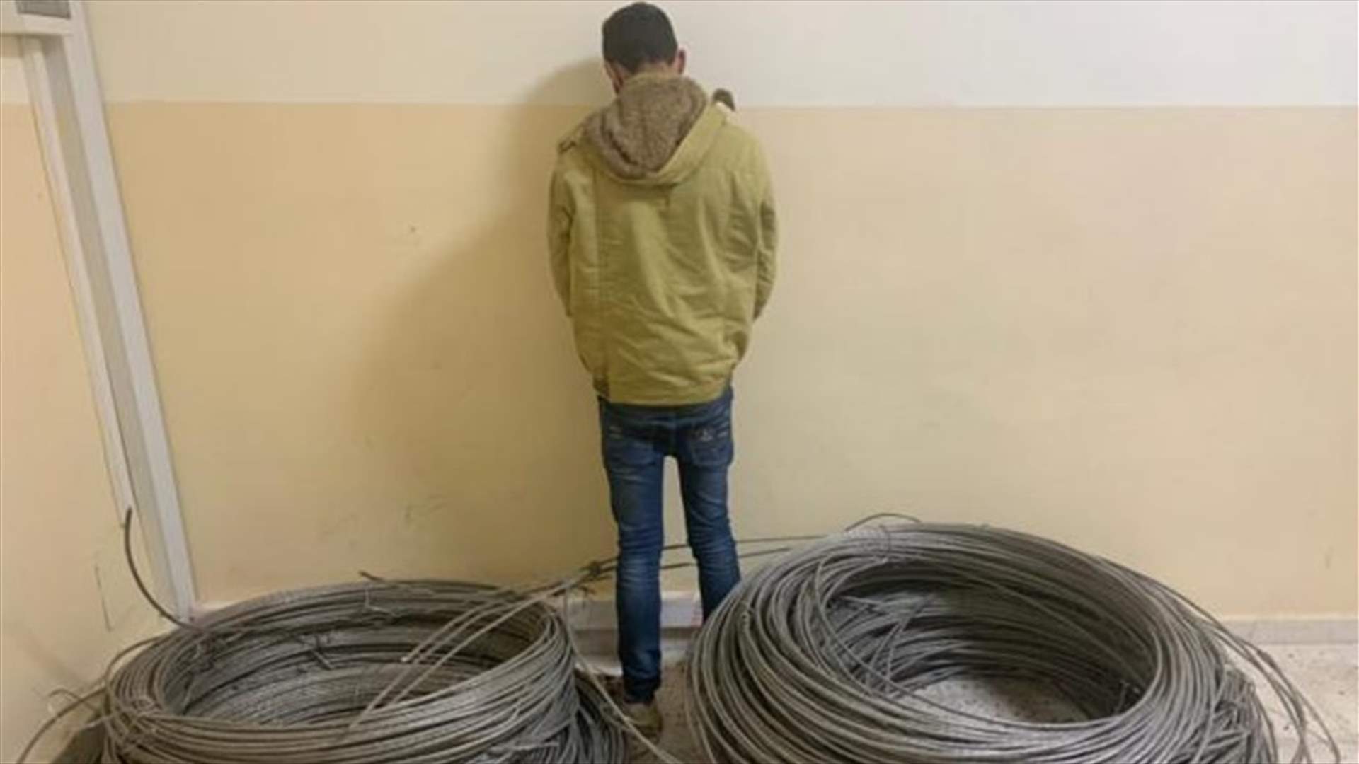 سرقة أسلاك كهربائية في عدّة بلدات عكارية.. وشعبة المعلومات تقبض على الفاعل