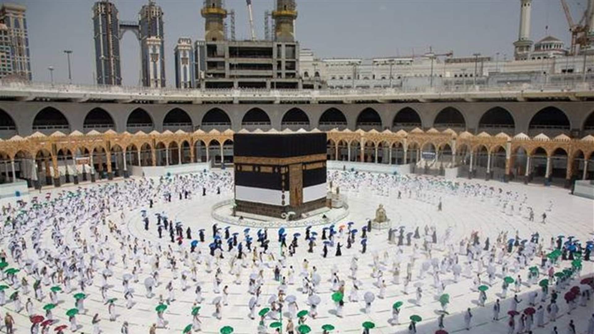 السعودية ستسمح فقط لمن تلقوا لقاح كورونا بأداء العمرة خلال رمضان